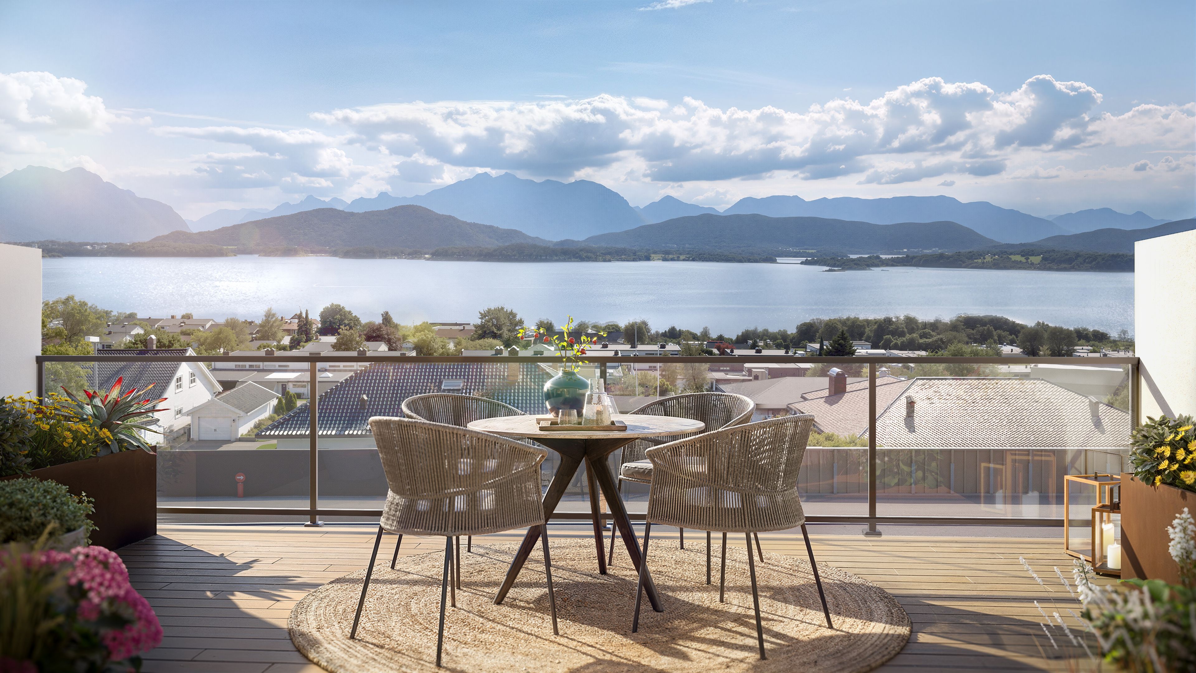 Illustrasjon av balkong på Åsetunet, med flott utsikt over Åsefjorden og Sunnmørsalpene.