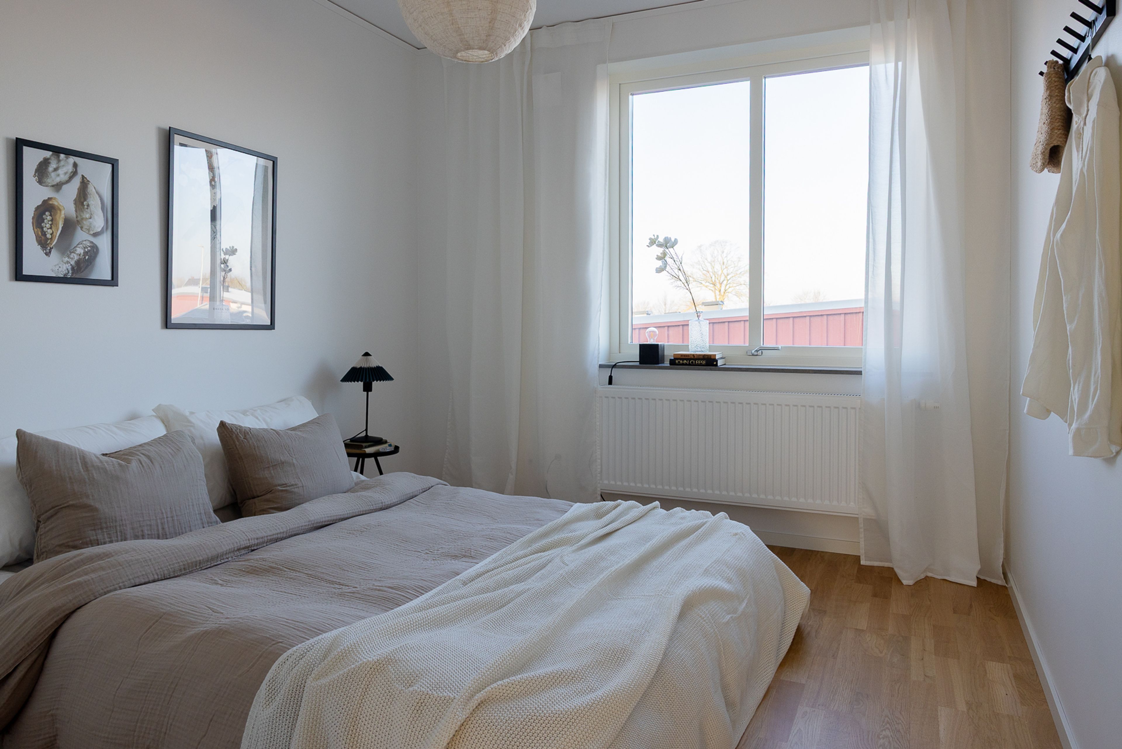Foto på sovrum i tvåplanshuset