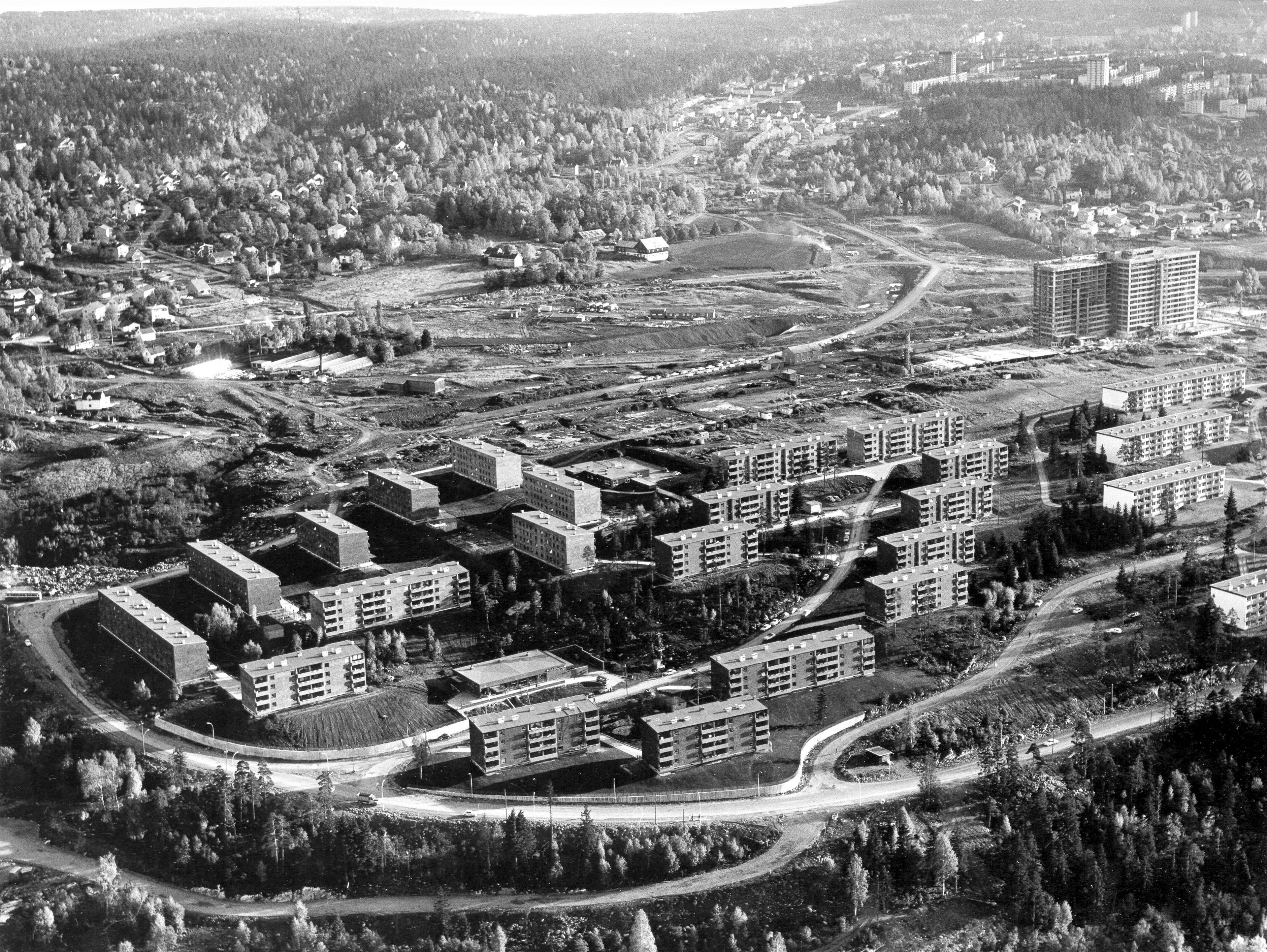 Historisk flyfoto av boligblokkene på Tveita.