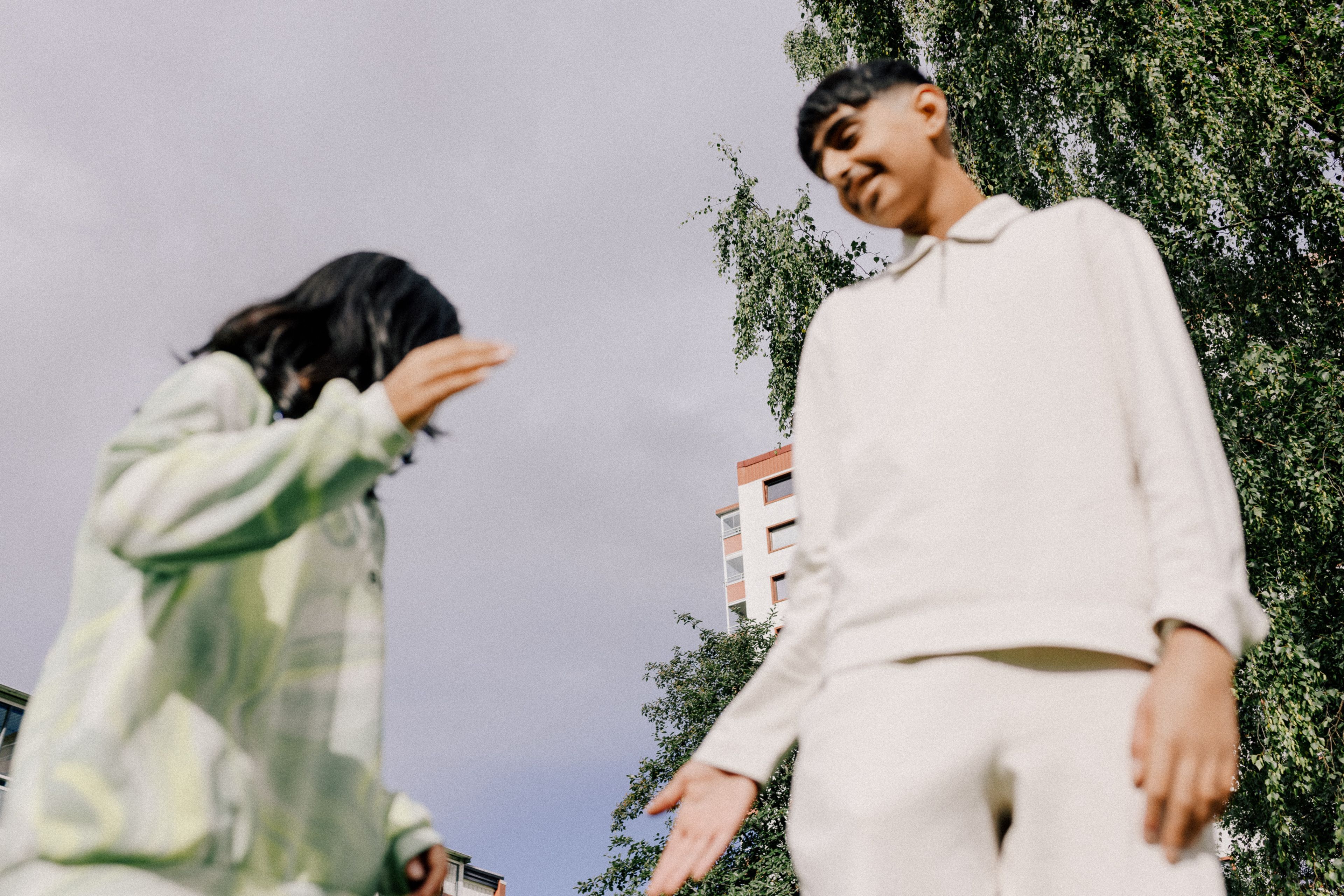 Skuespillerne Mohammed Ahmed og Liza Haider spiller søskenparet Mahmoud og Alia i filmen Hør Her'a!