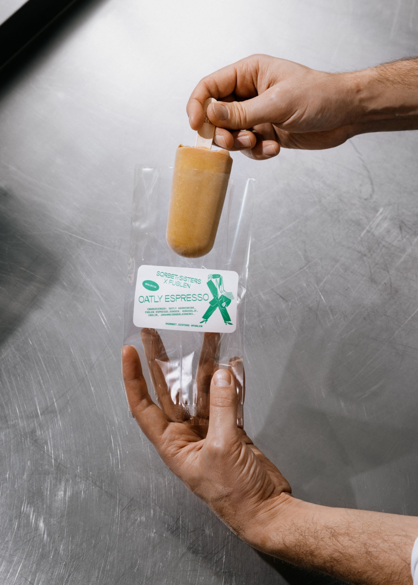 Bildet viser en nyprodusert Sandwich Brothers-is.