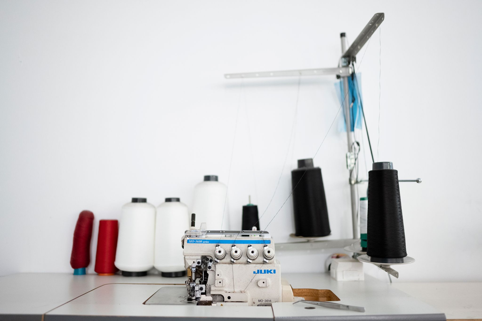 Nærbilde av en symaskin hos Venus Systue.