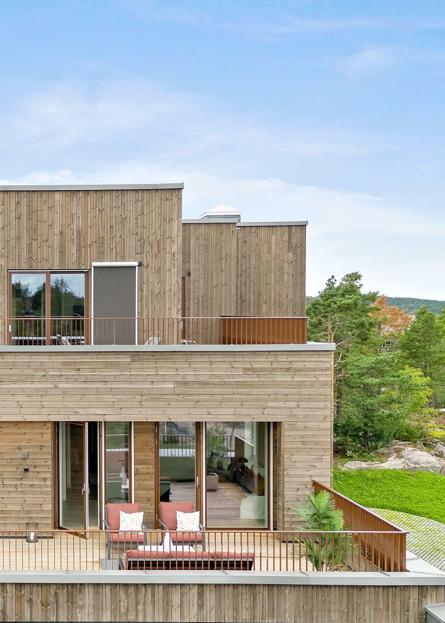 Takterrassen på Haraldåsen om sommeren.