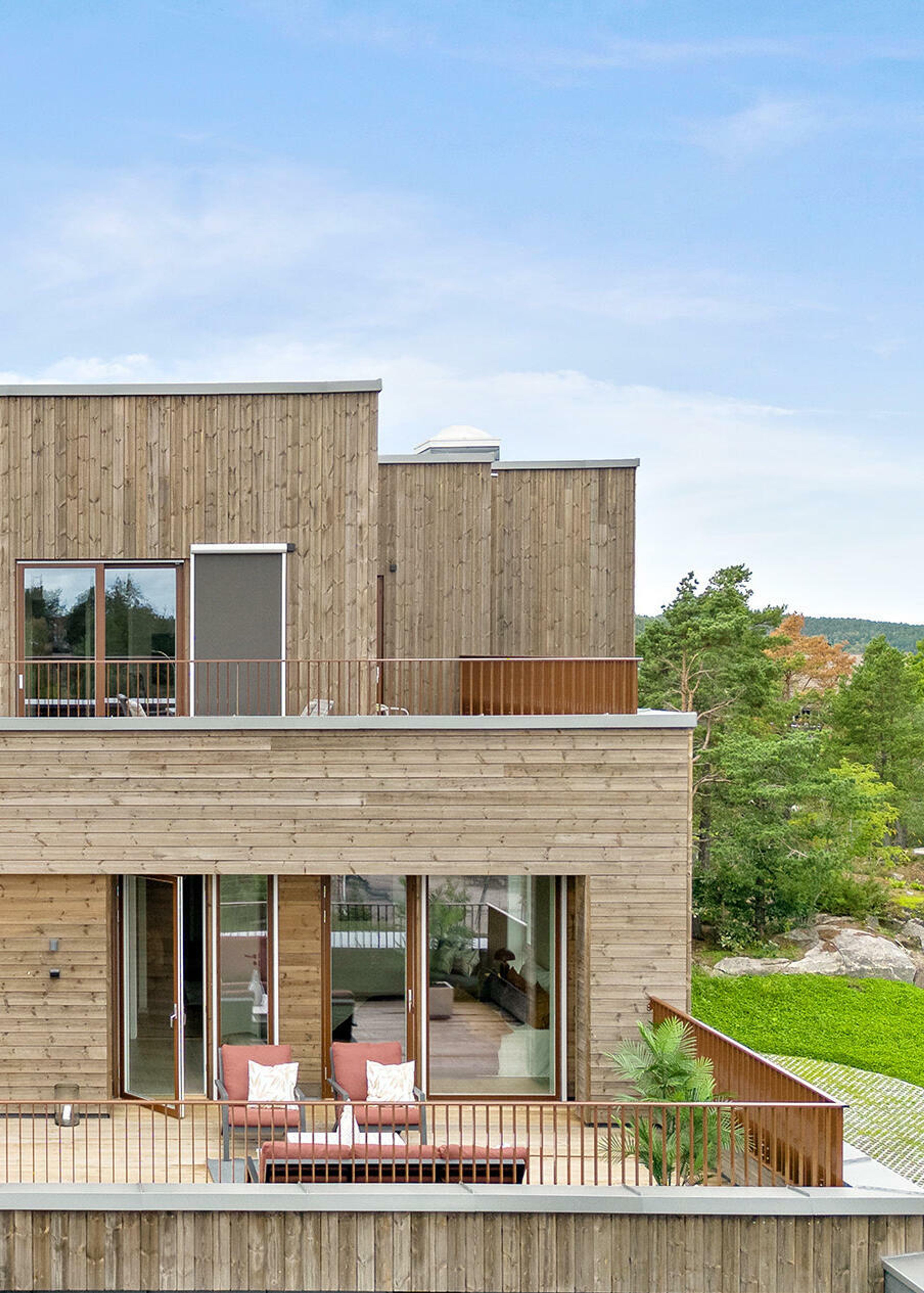 Takterrassen på Haraldåsen om sommeren.