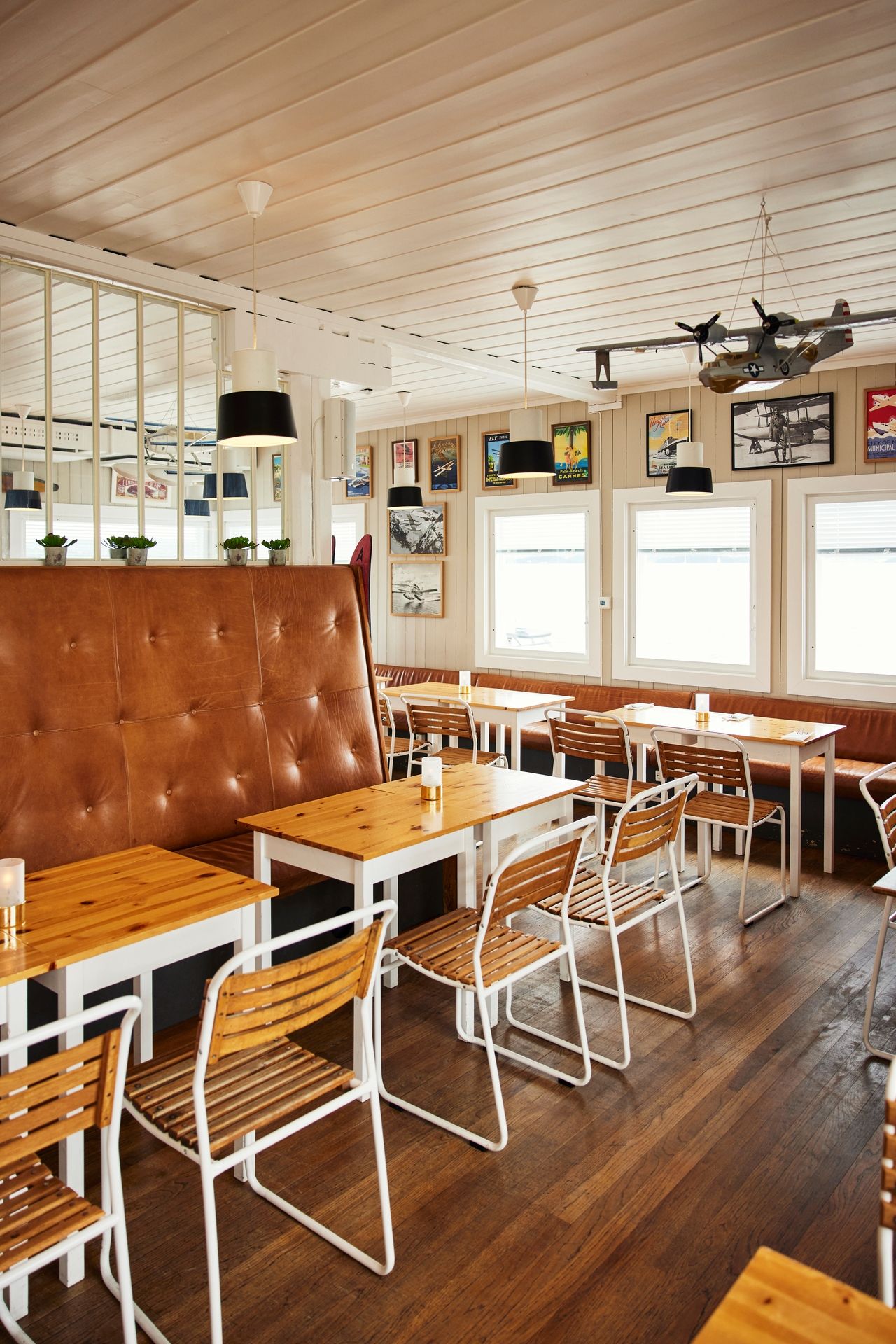 Bilde av interiøret på Sjøflyhavna kro på Fornebu