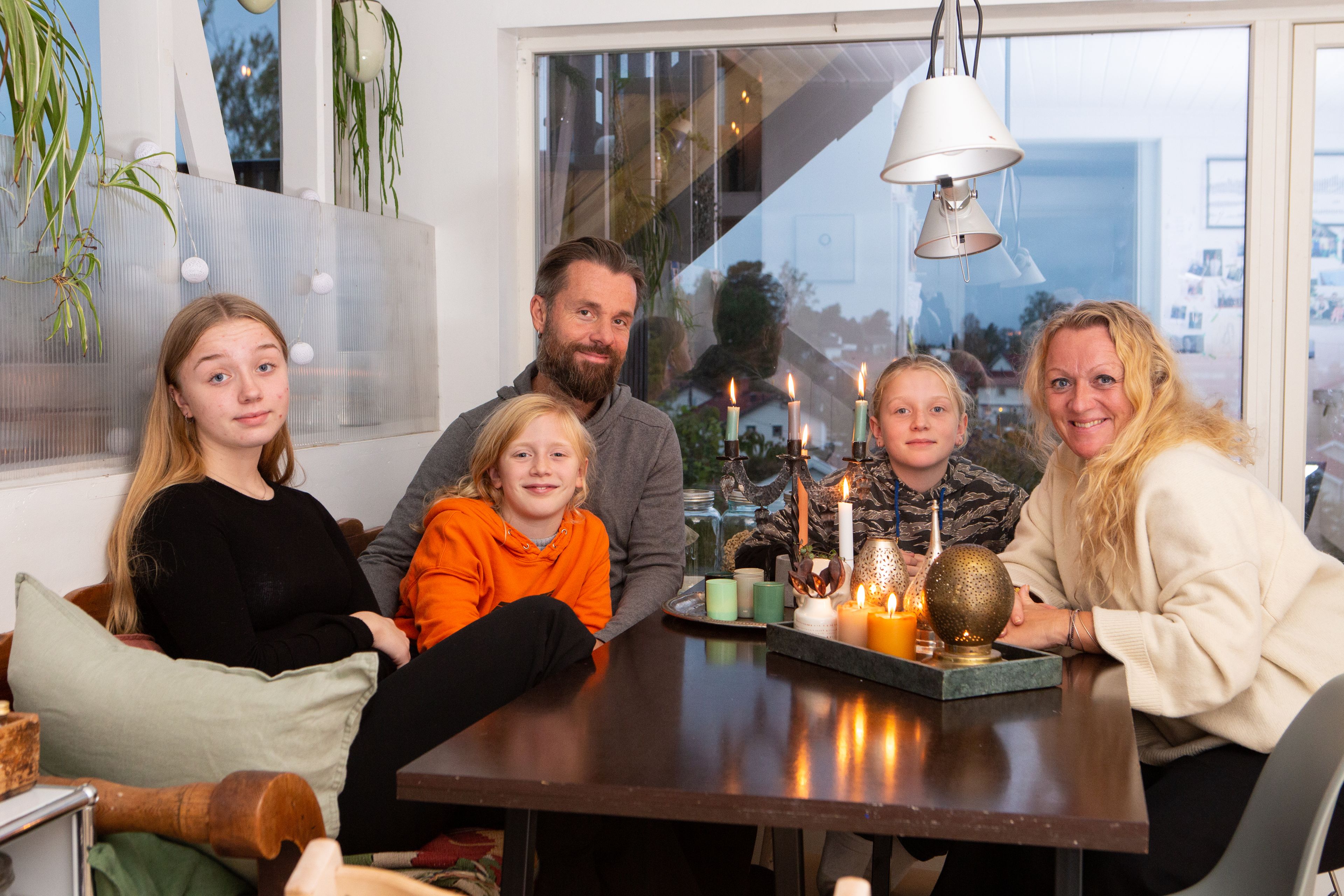 – Vi spiller spill og snakker om alt fra klimautfordringer til hva som har skjedd i løpet av dagen. Utfordringen tvinger oss til å stoppe opp og ha kvalitetstid sammen, forteller Heidi Grytten.