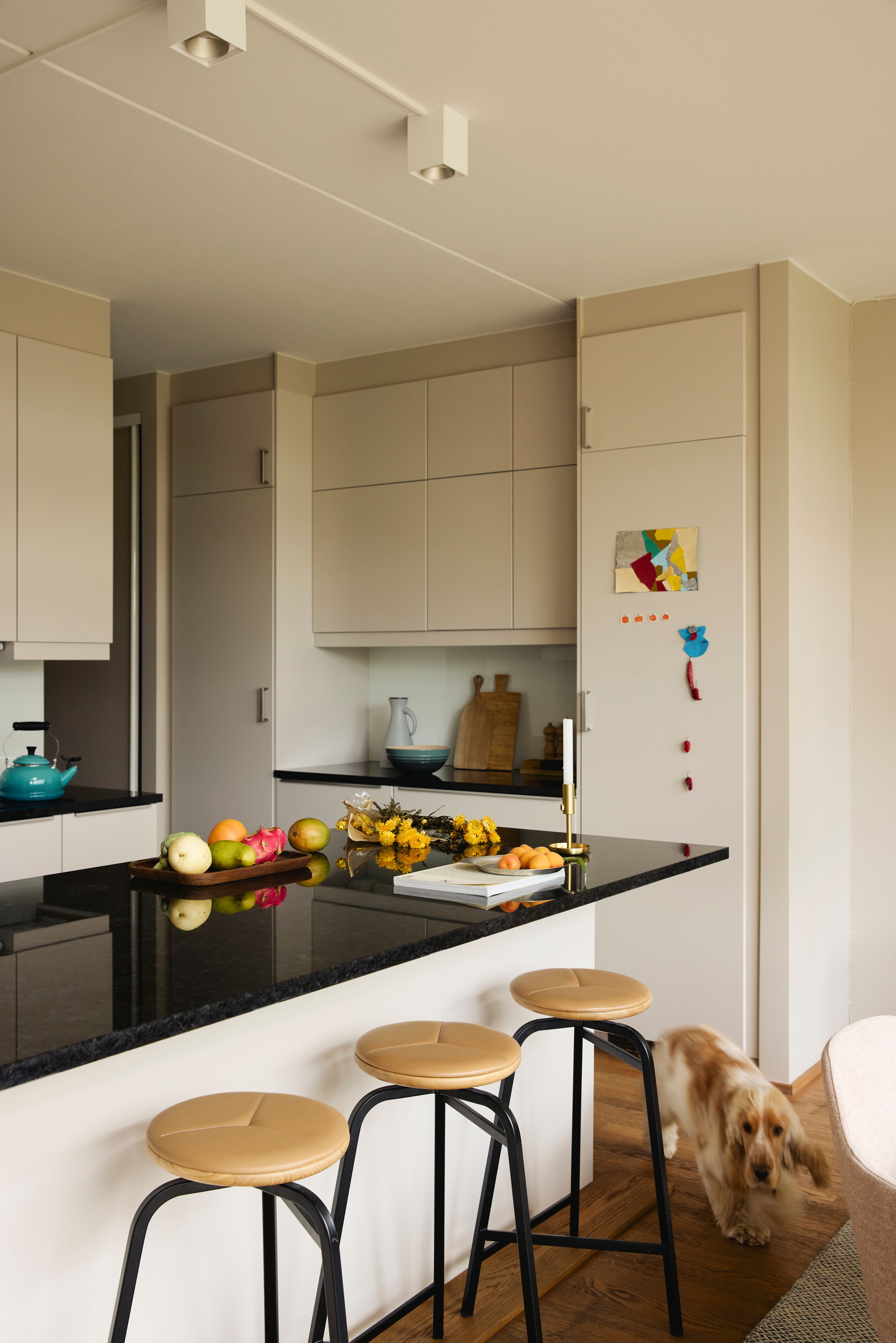 Bilde av kjøkkenøya på kjøkkenet.