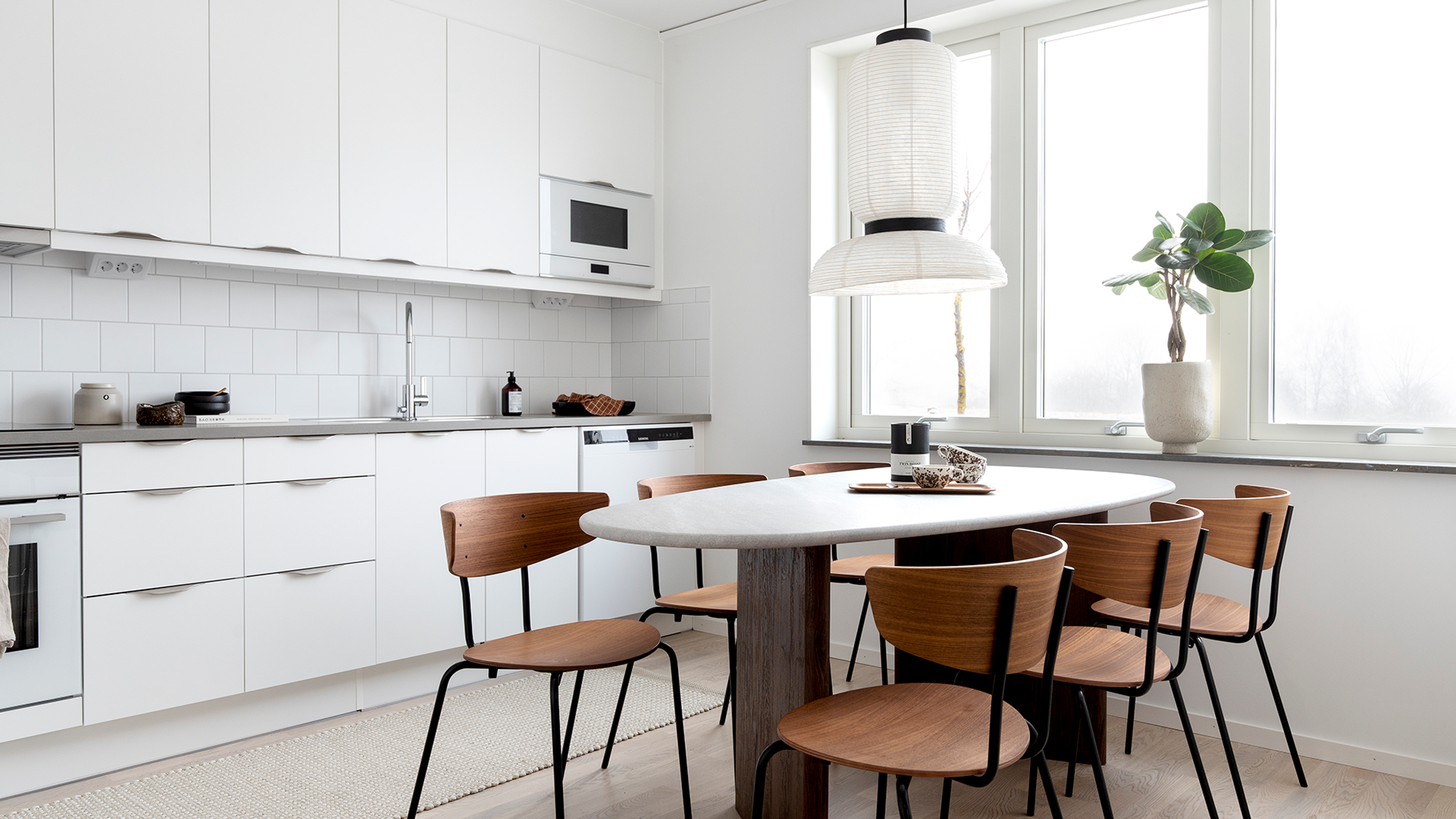 Ljust och rymligt kök med plats för hela familjen