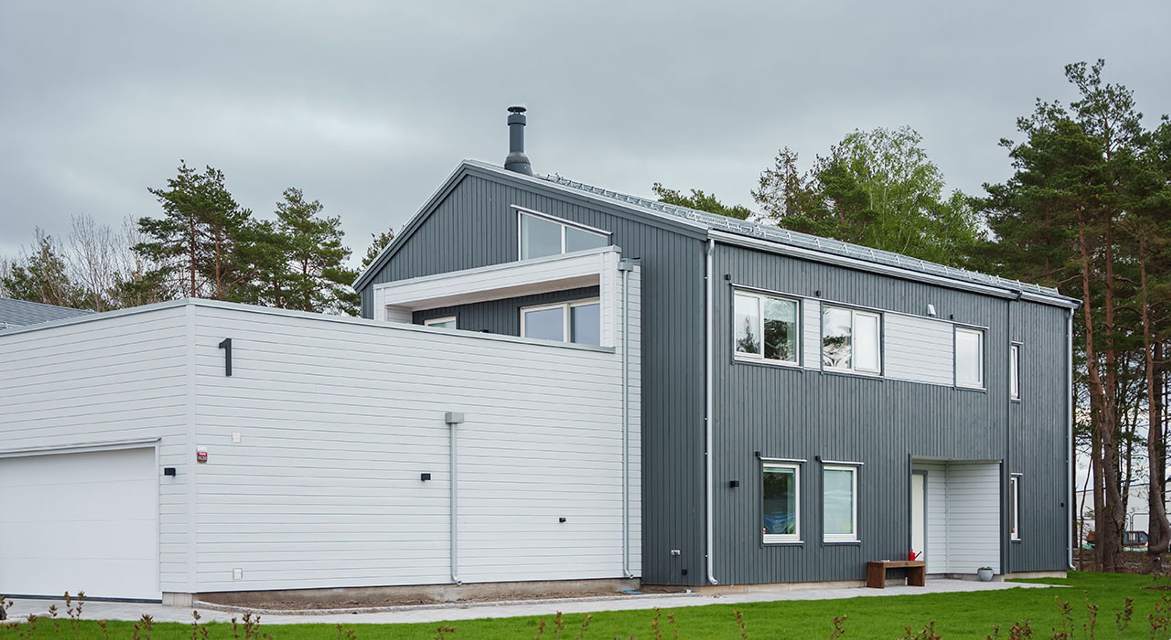 Foto av fasade på Svanemerket OBOS Block Watne-enebolig i Begbyåsen