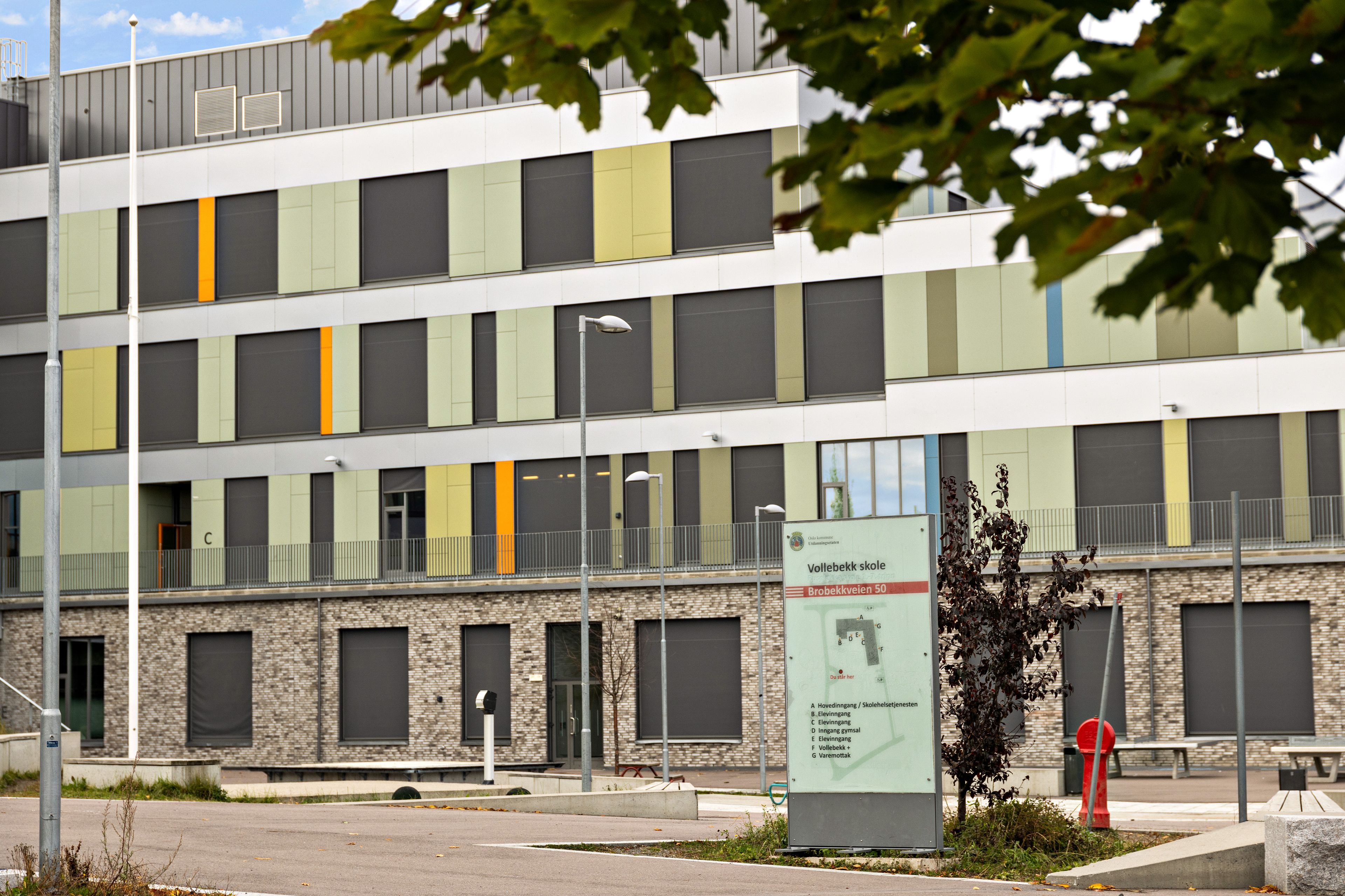 Bilde av fasaden til Vollebekk skole