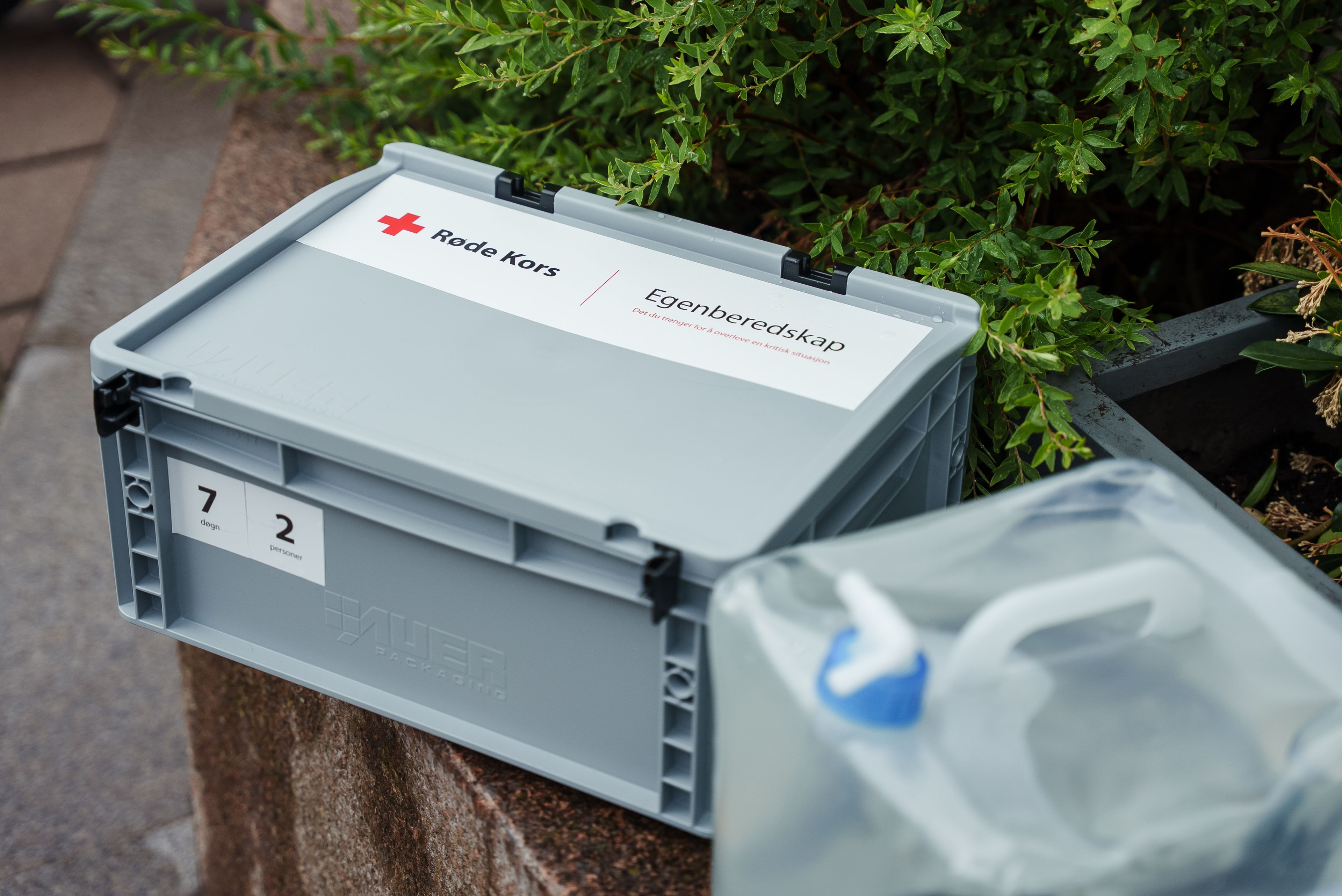 En egenberedskapsboks fra Røde Kors.