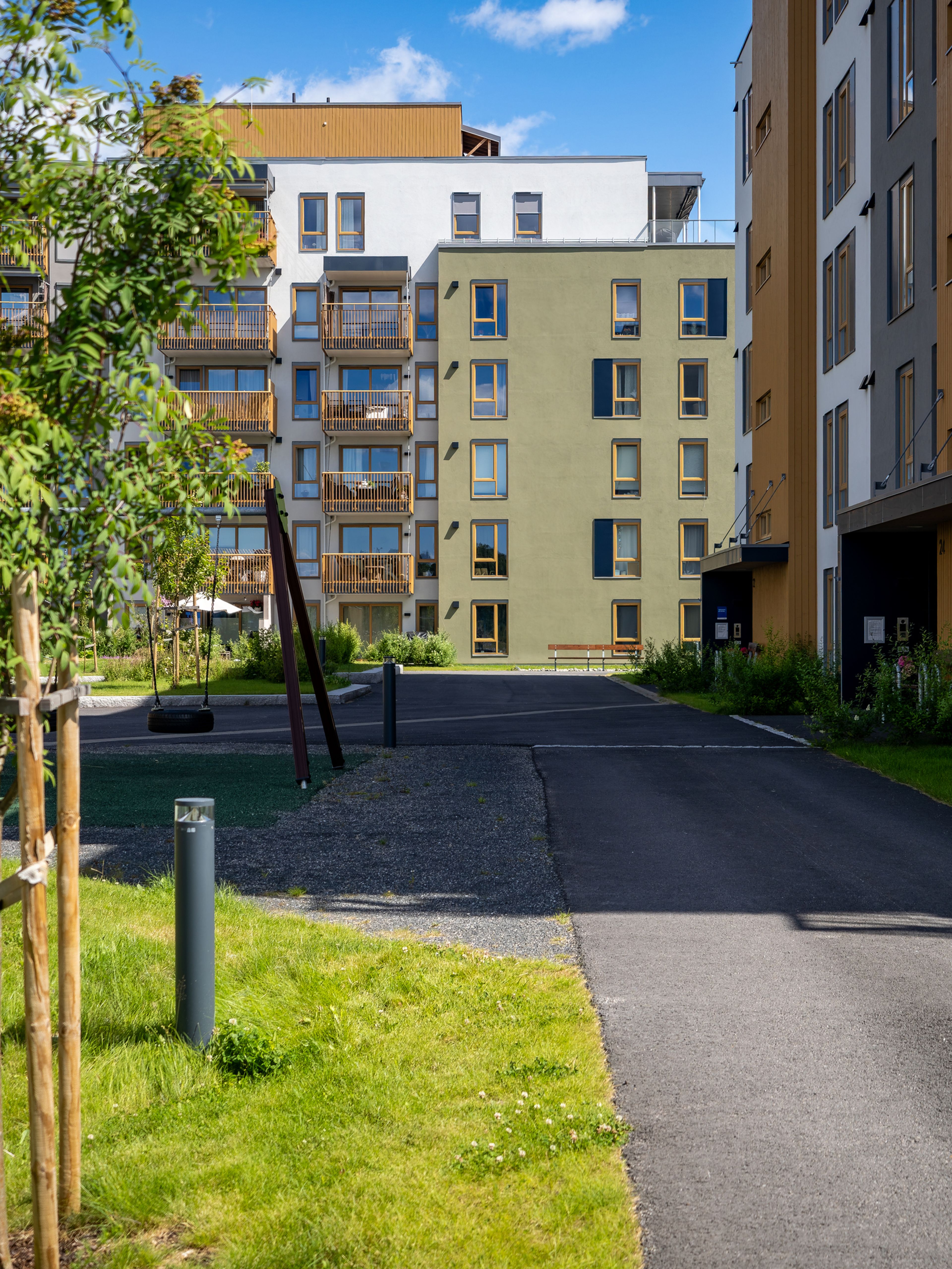 Bilde av fellesområde mellom husene i Asper Hageby.