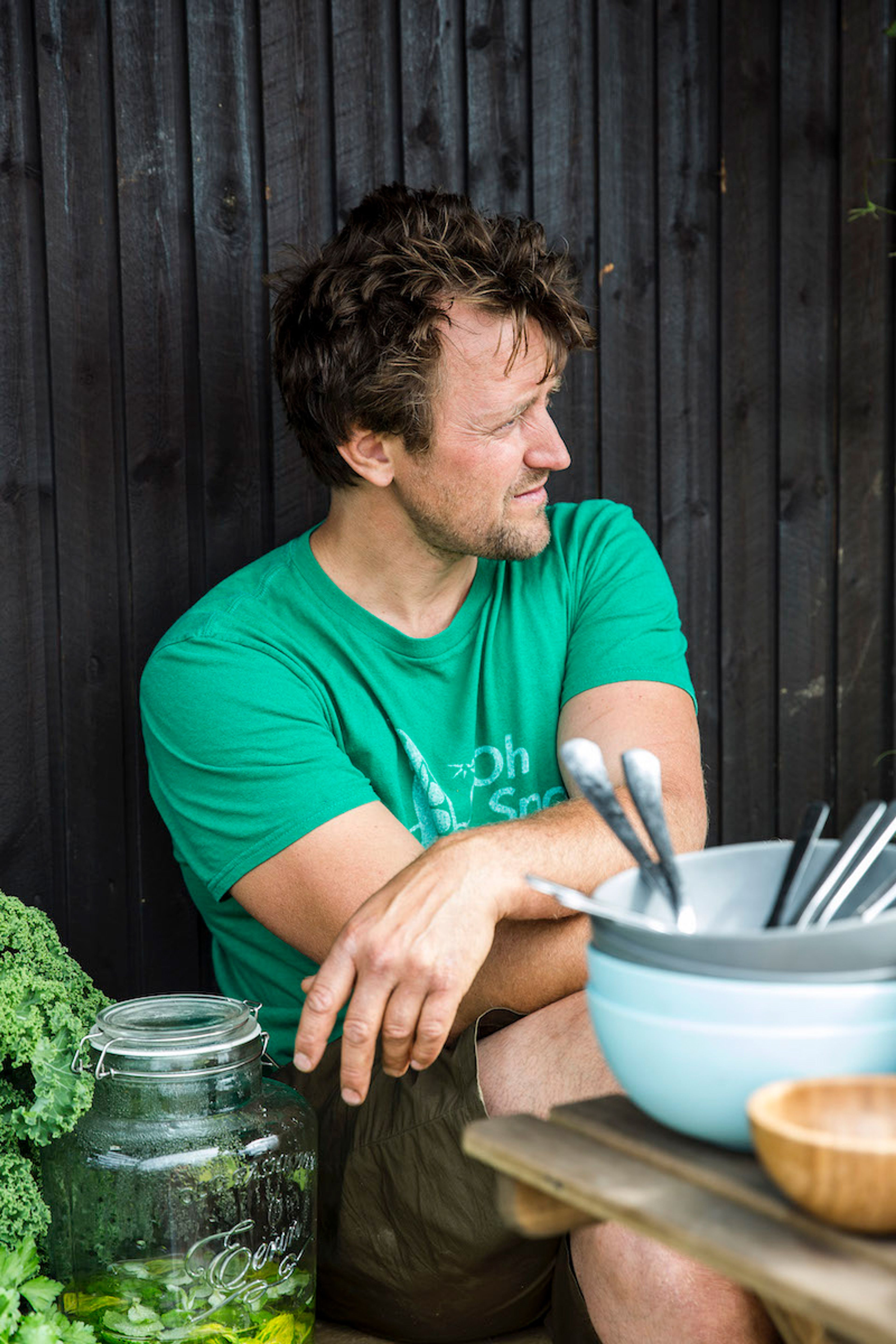 Portrett av bybonden som sitter ved et bord