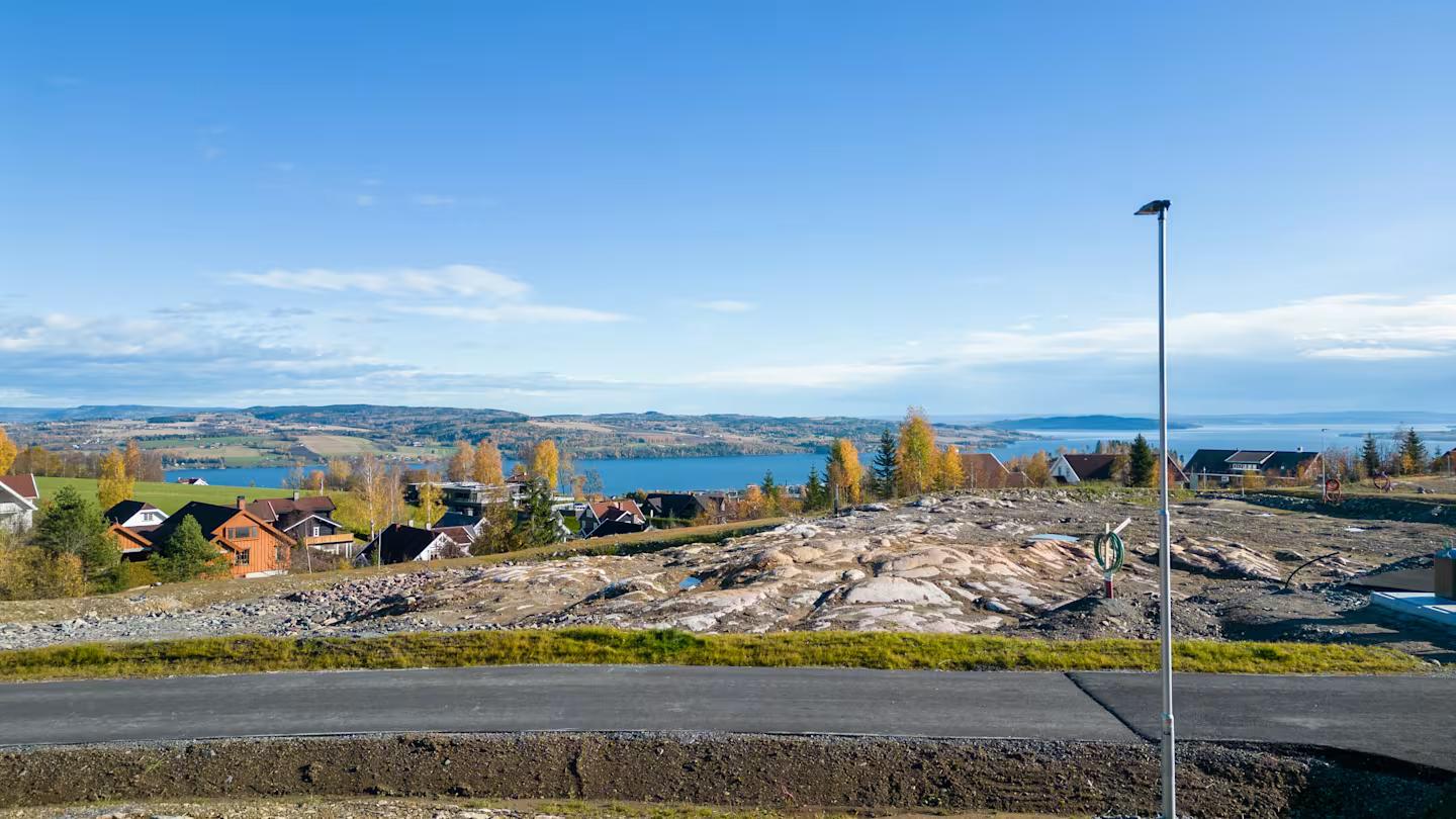 Bilde fra tomt 2, tatt 19.10.2023.