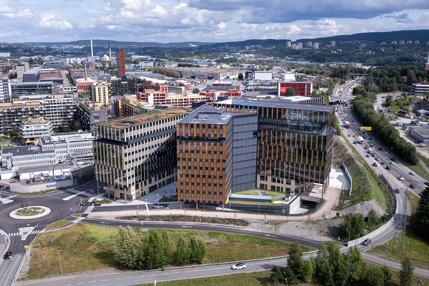 Dronefoto av Construction City på Ulven. Bygget er OBOS sitt nye hovedkvarter.