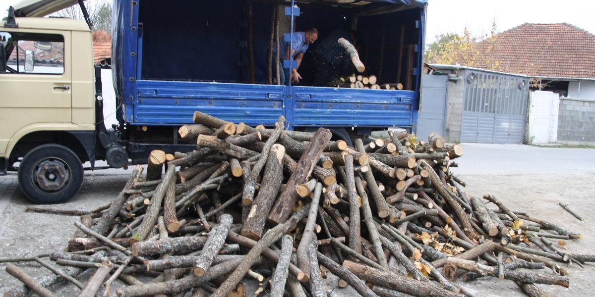 Kosovo Day 3 – Wood, wood, so much wood!