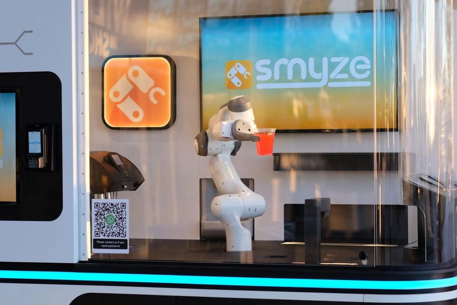 Celebrate this Spring and Summer with the new Smyze drinks