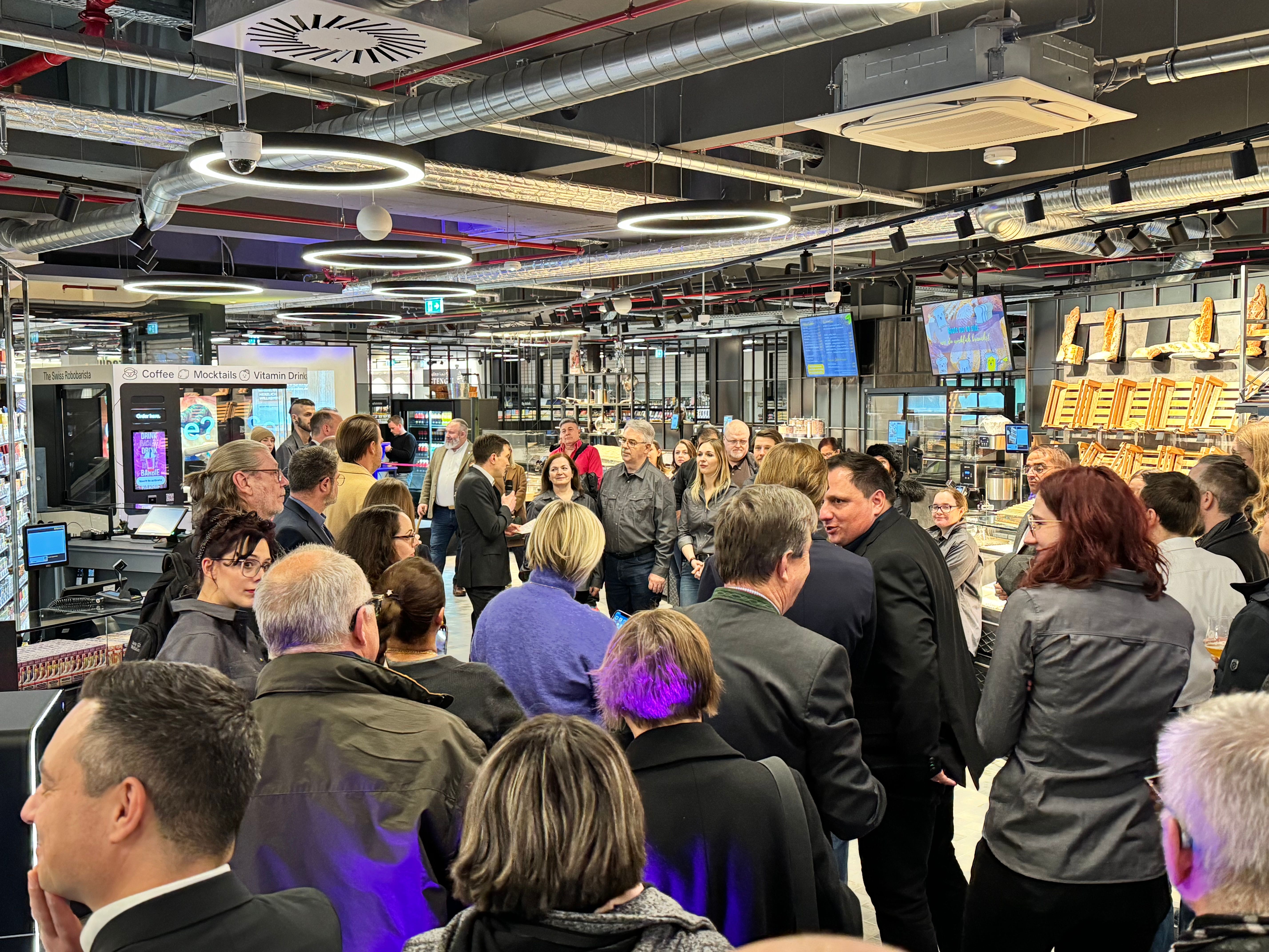 EDEKA Kulinarikwelten Ludwigsplatz Now Open with Robobarista 🥳