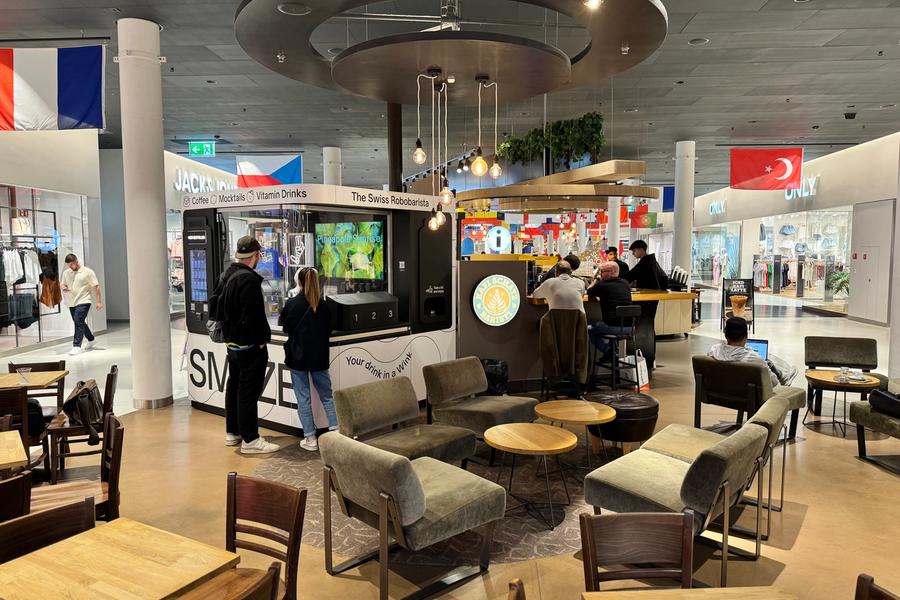 What magic unfolds when our advanced Robobarista and Kafi Schatz team up at the energetic Shopping Arena St. Gallen?