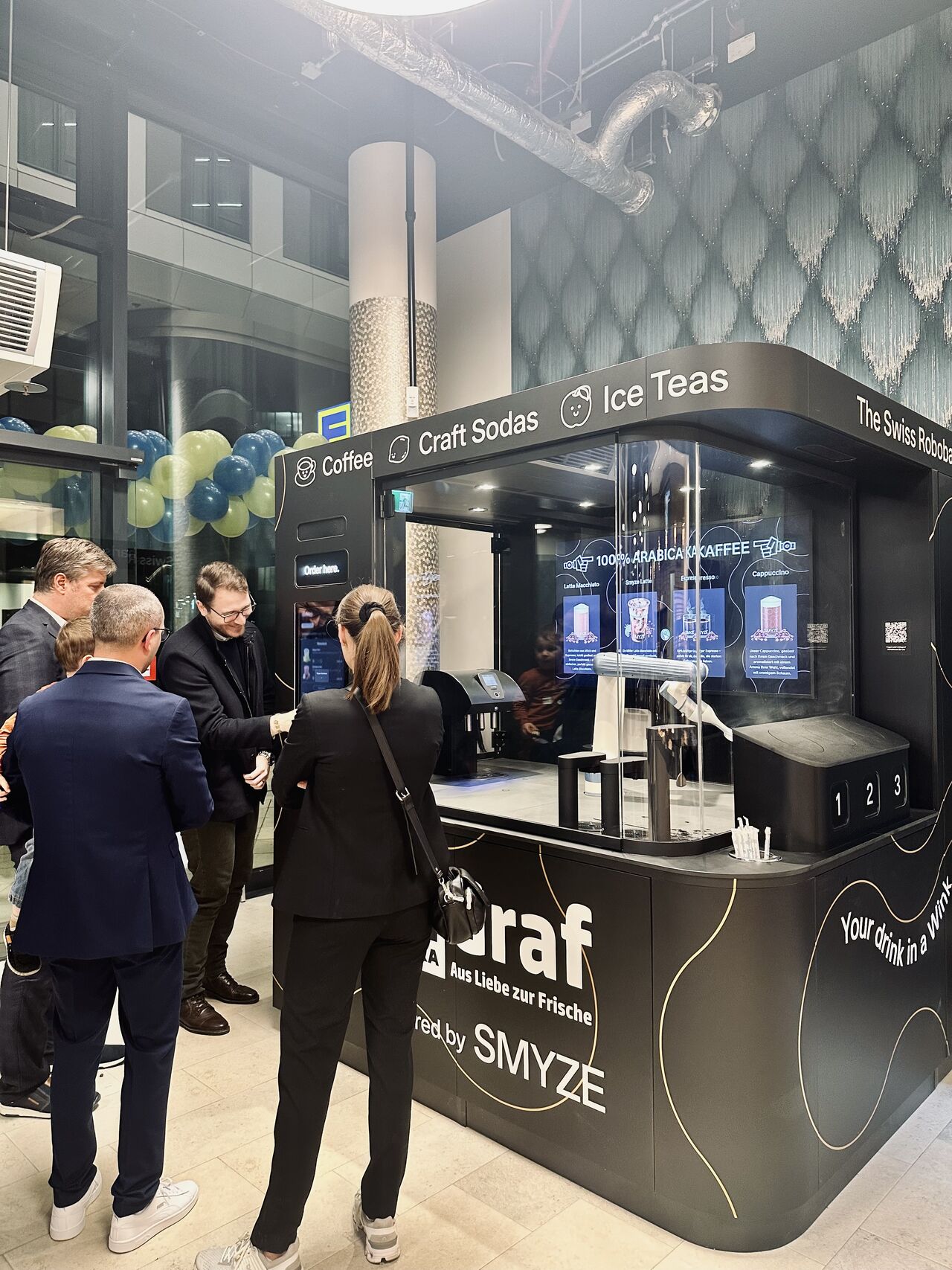 The Smyze Robo is now up and running at the brand-new EDEKA Graf in Frankfurt, FOUR Frankfurt!