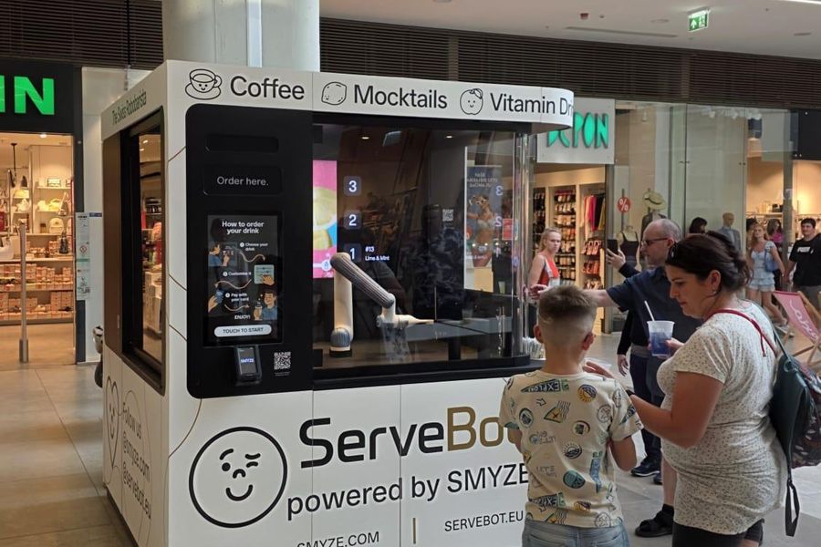Smyze Brings Robobarista Automation to EPERIA Shopping Mall in Prešov