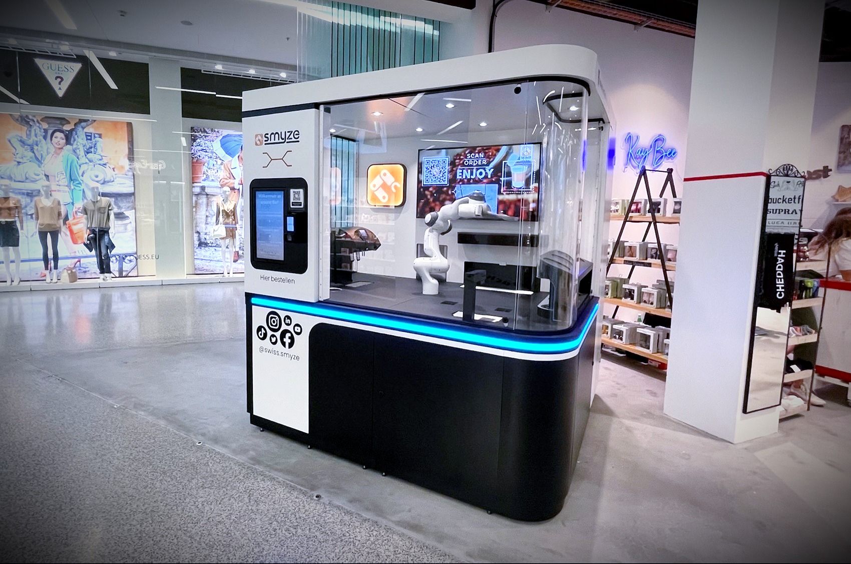 Smyze Robotic Drink Bar expands further