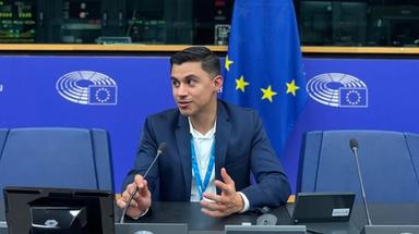 De la demande d’asile à la tribune de l’ONU : le témoignage de Sebastian Ramirez, réfugié en France