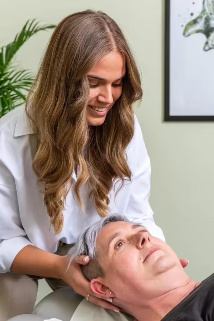 Hands-on chiropractic treatment