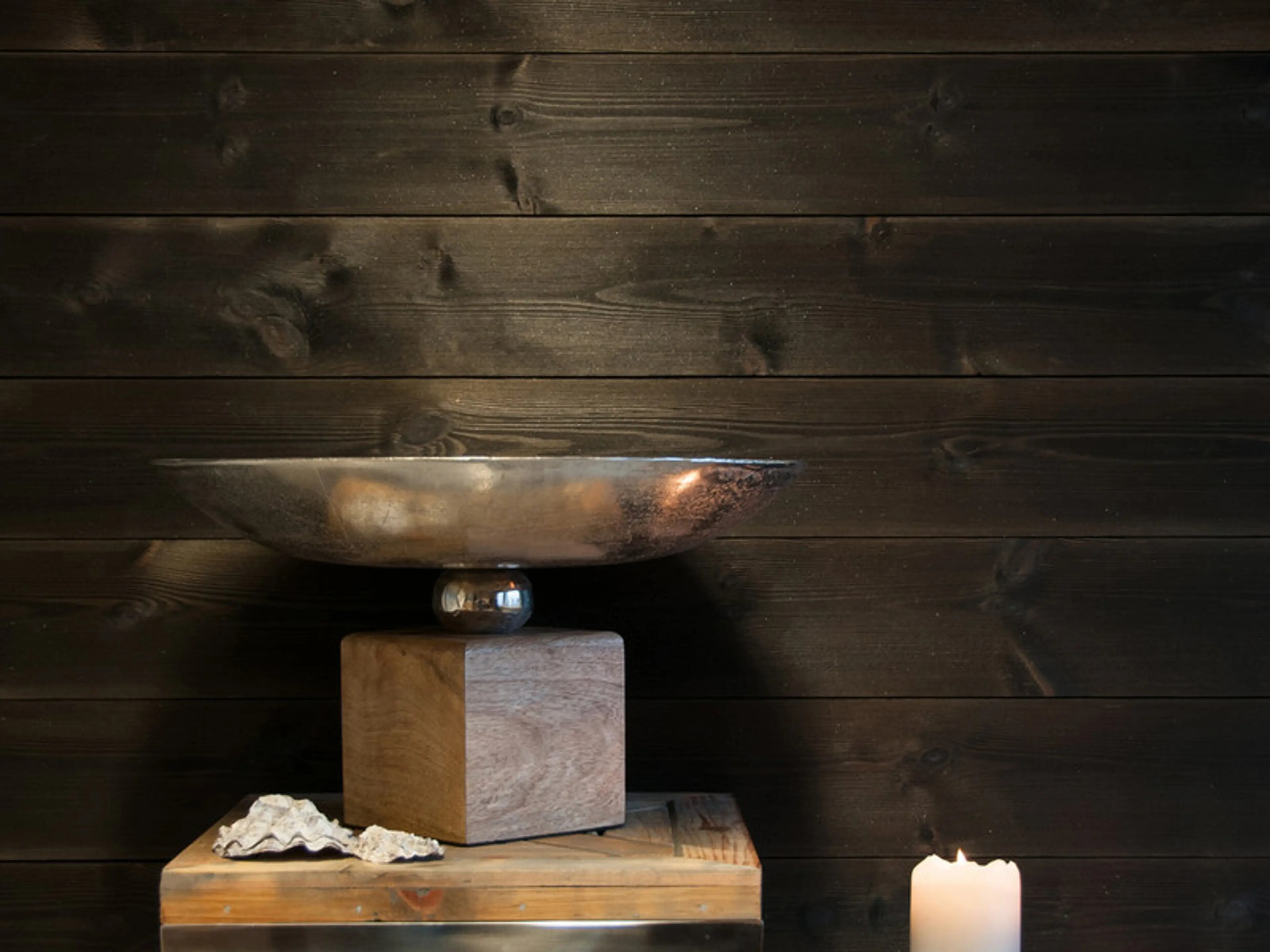 Vegg med effektpanel i fargen Midnight Choir fra Bergene Holm