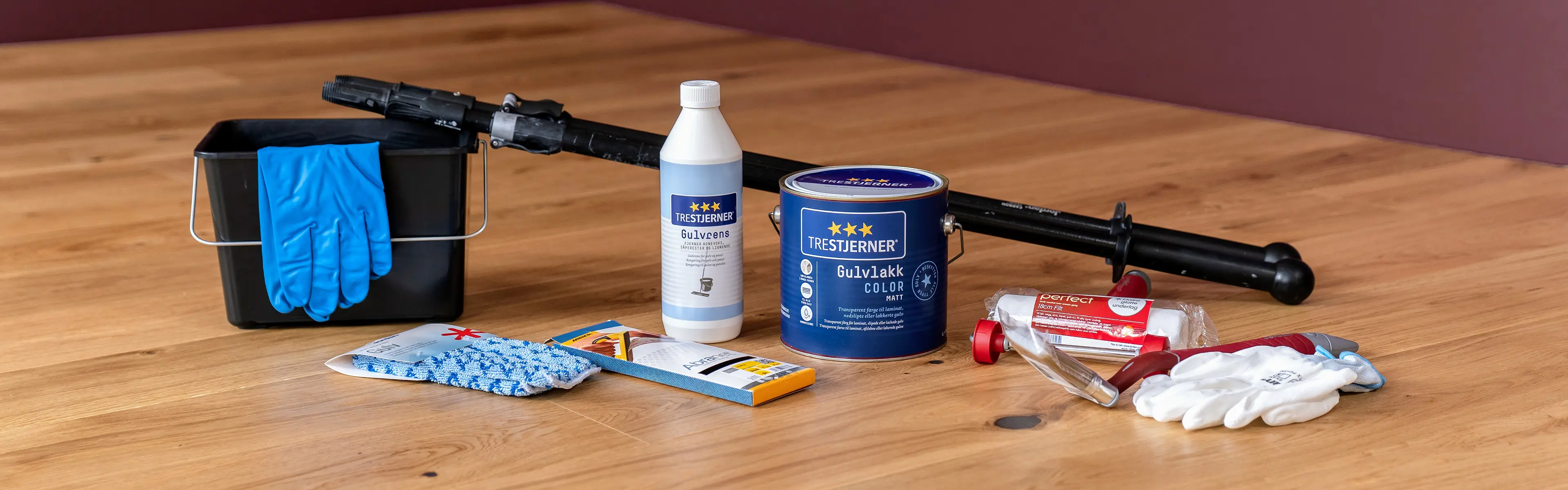Oversikt over hvilket utstyr du trenger for å lakkere gulvet med Trestjerner gulvlakk