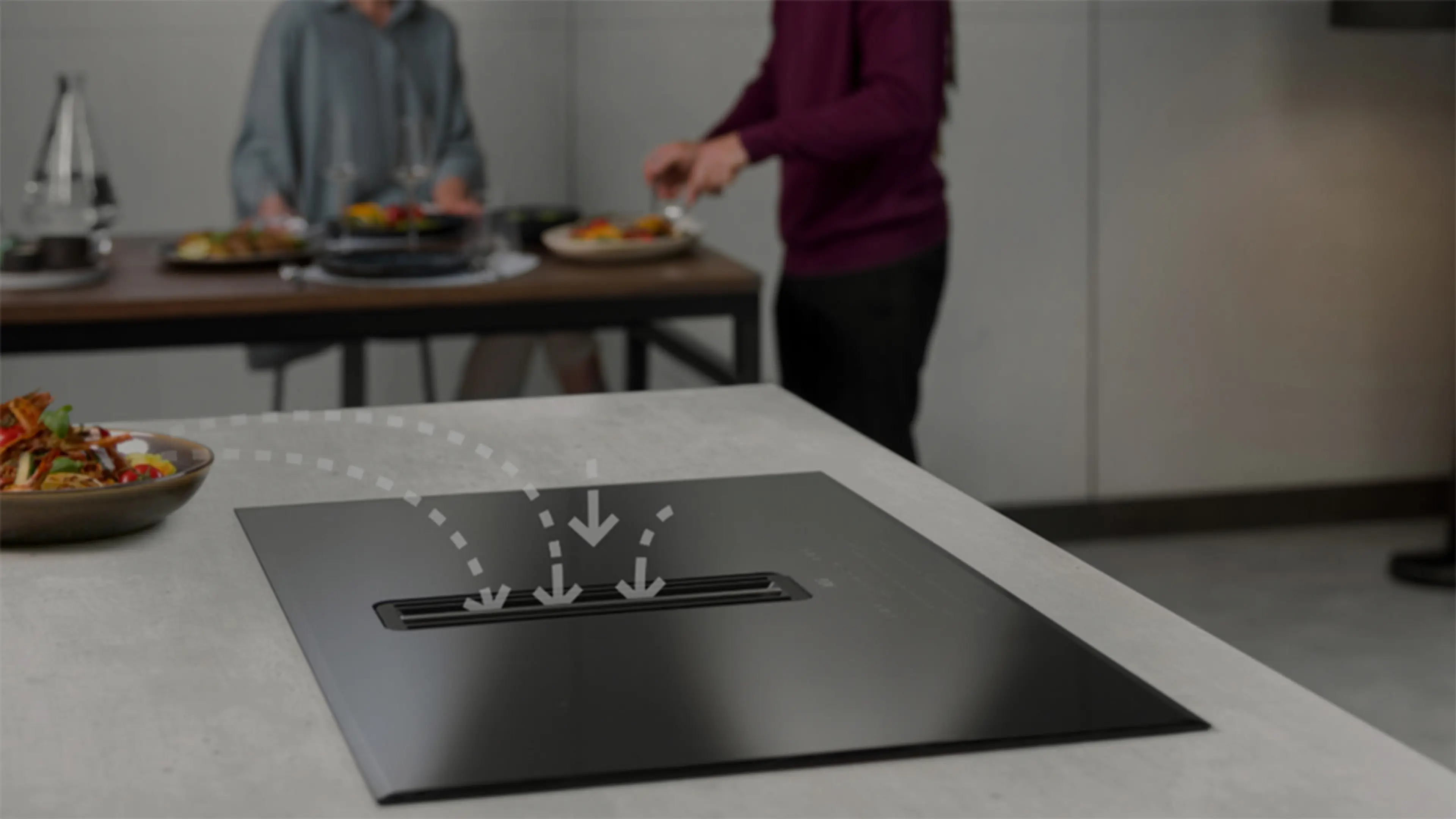 Electrolux ComboHob benkeventilator på kjøkkenøy i åpen kjøkkenløsning.