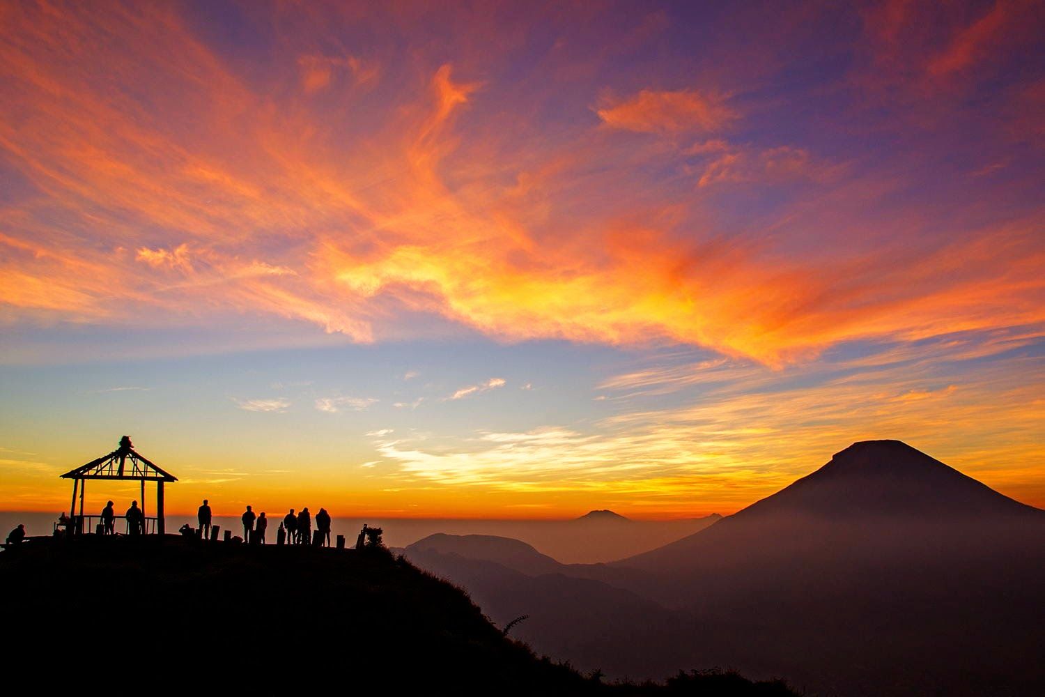 3 Spot Sunrise Dieng Paling Epic Buat Kaum Jompo: No Capek-Capek Club!