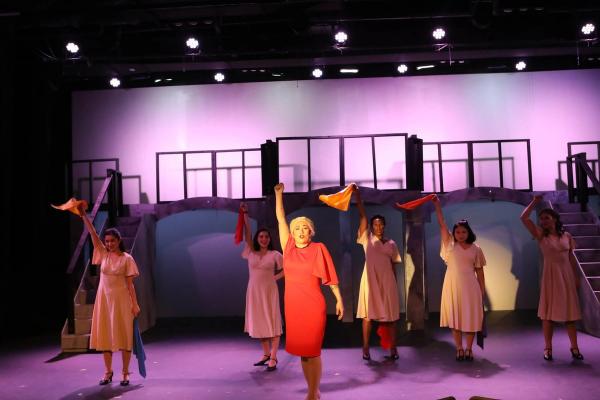 Evita gallery image 4