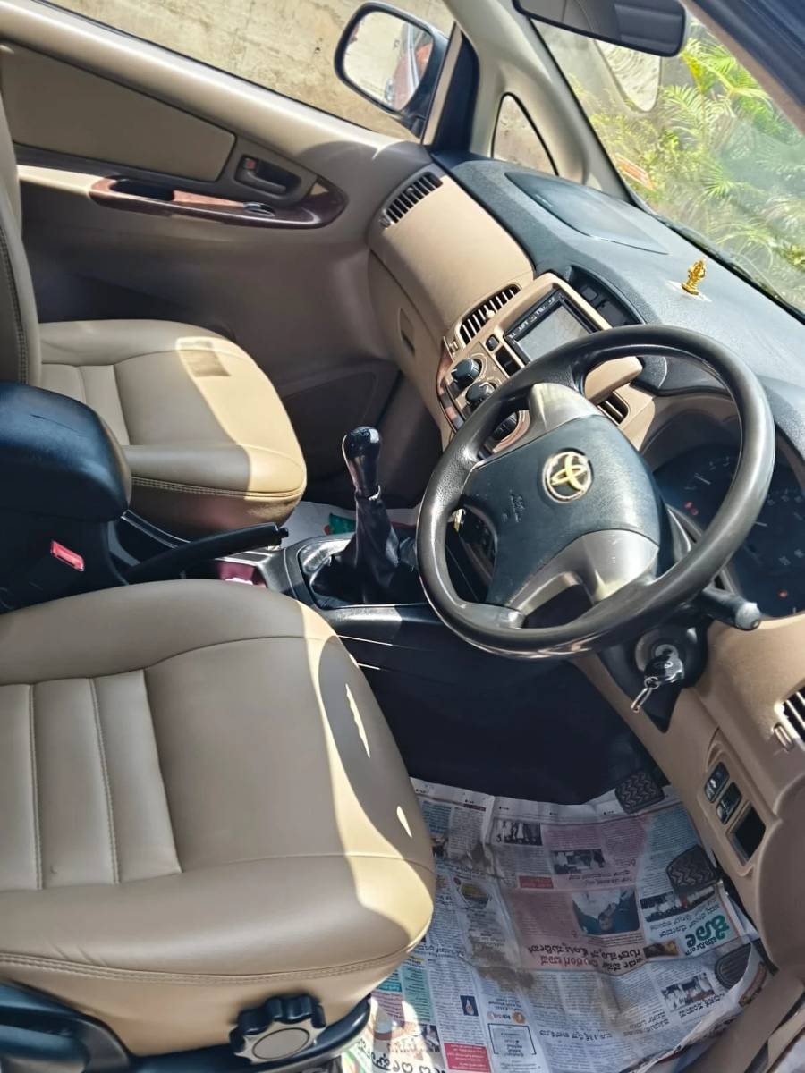 2016 TOYOTA INNOVA 2.5 G