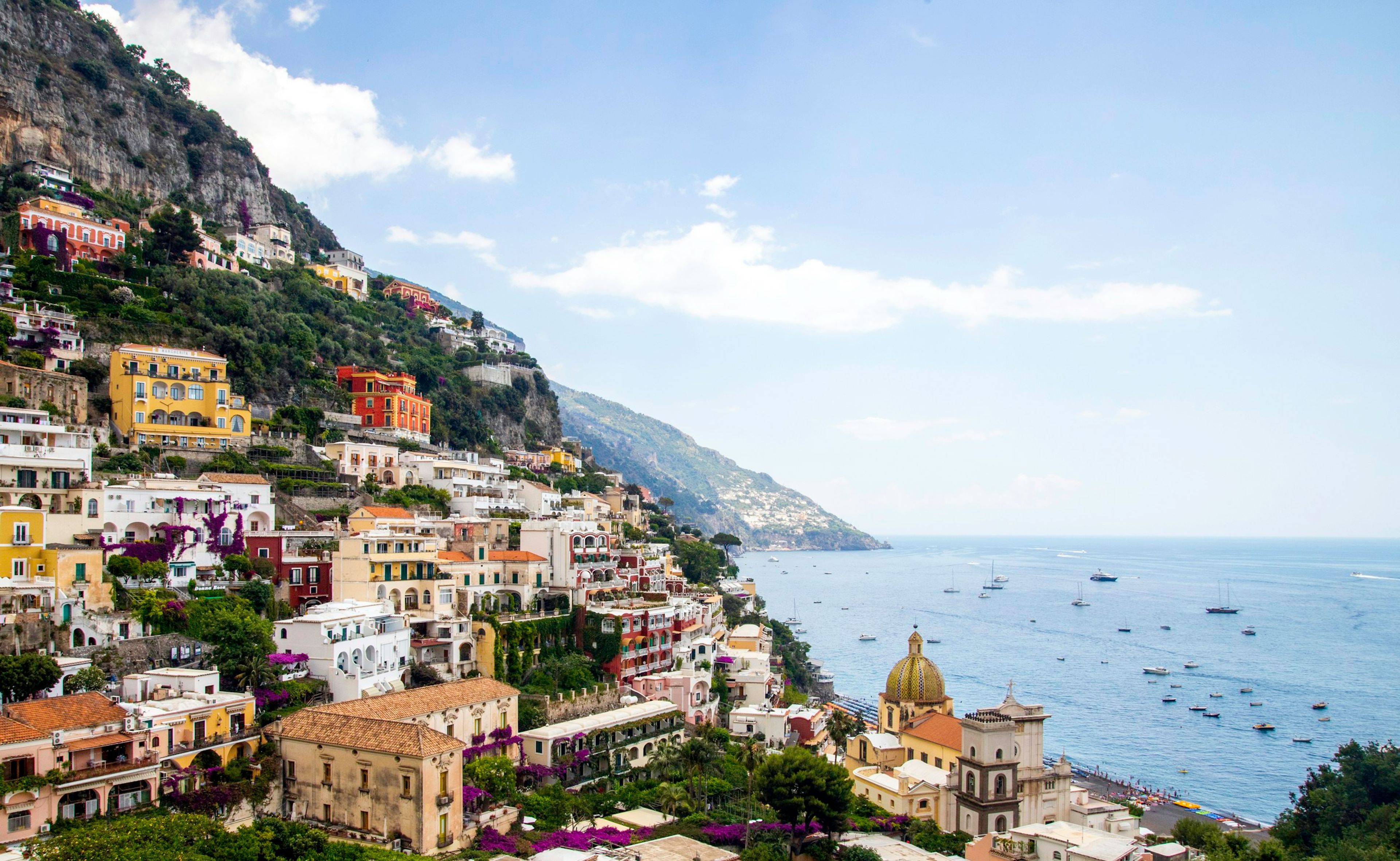 Houses on the mountainside above the Tyrrhenian Sea