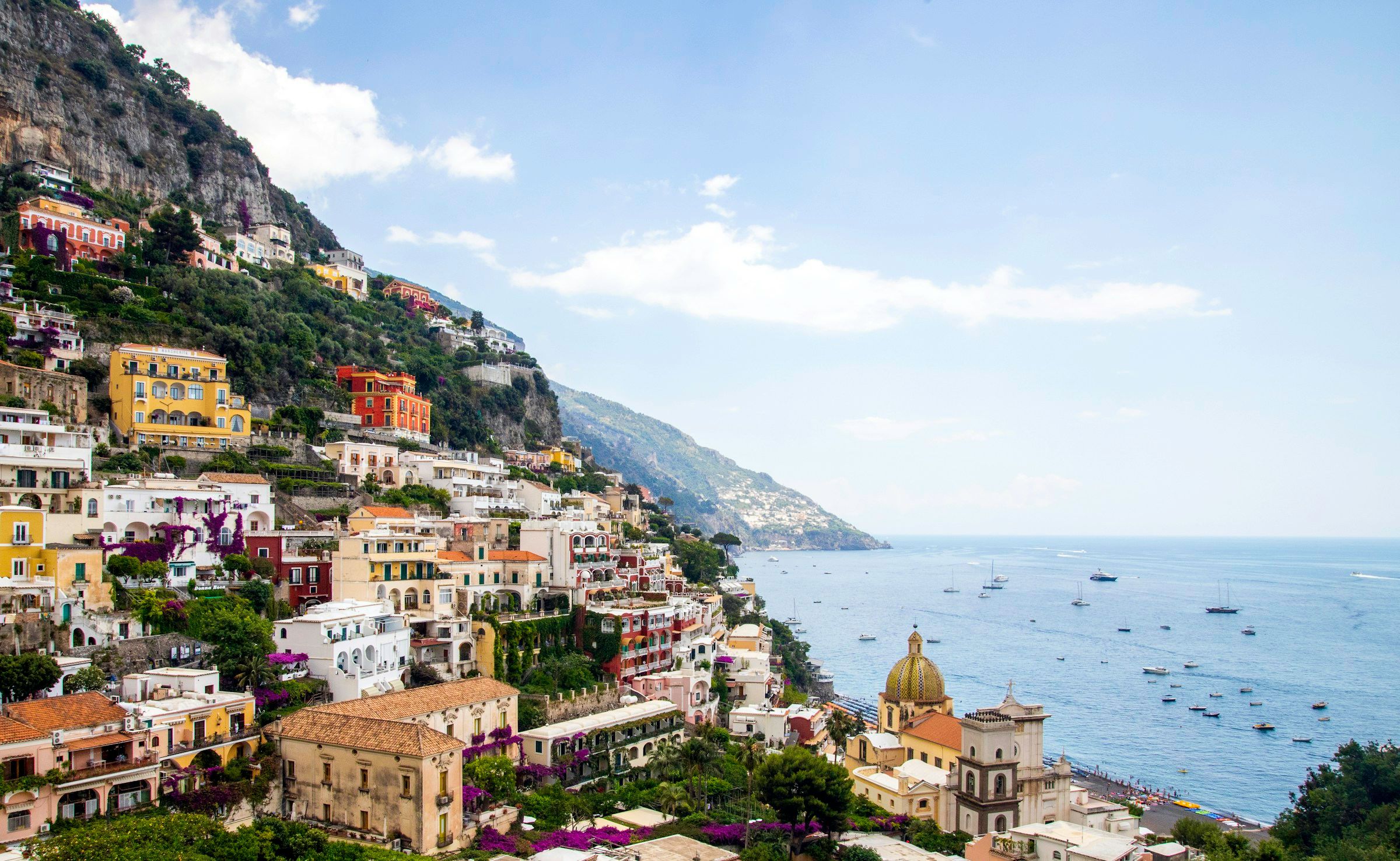 Houses on the mountainside above the Tyrrhenian Sea