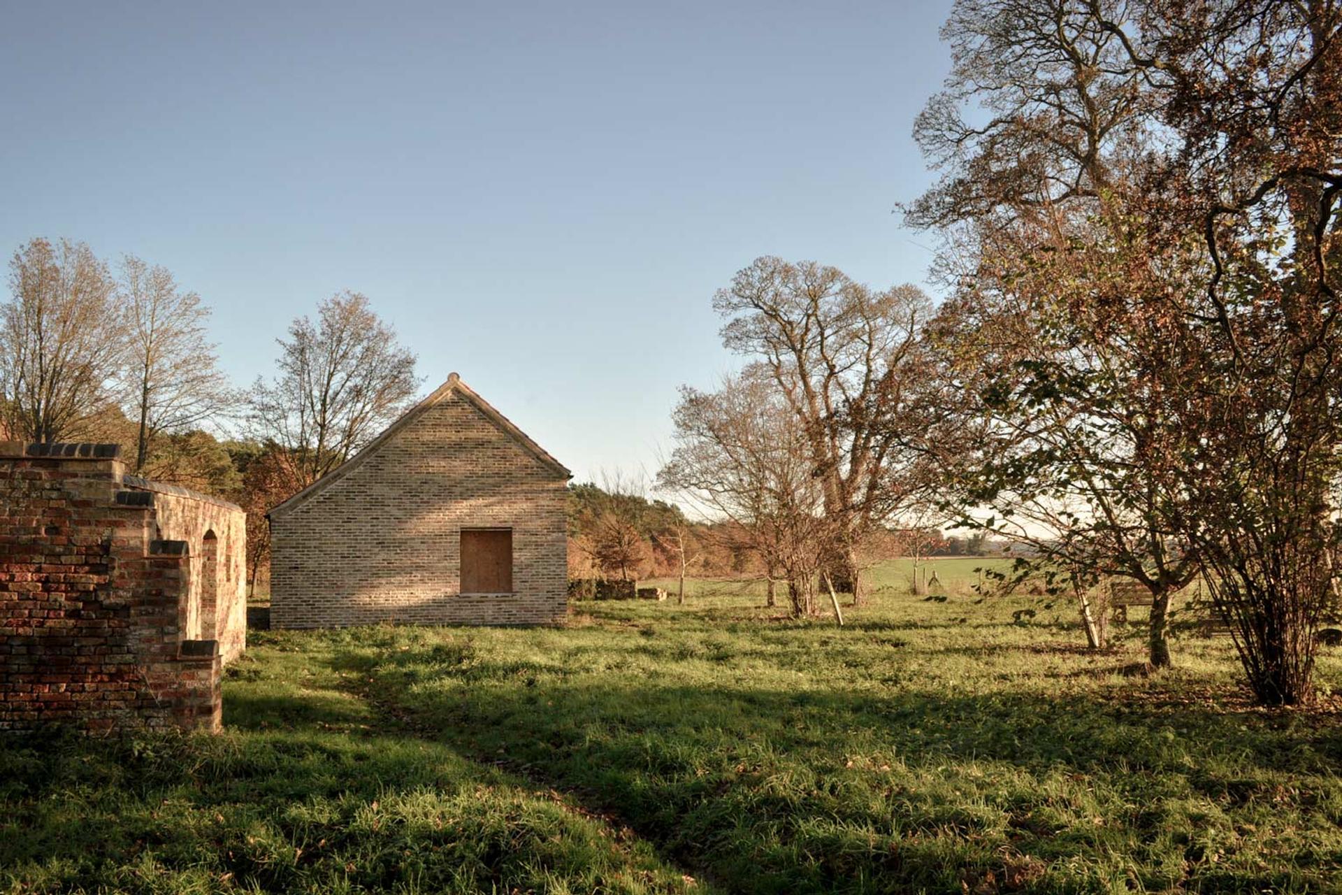 Warren Lodge, a traditional lodge built with natural materials