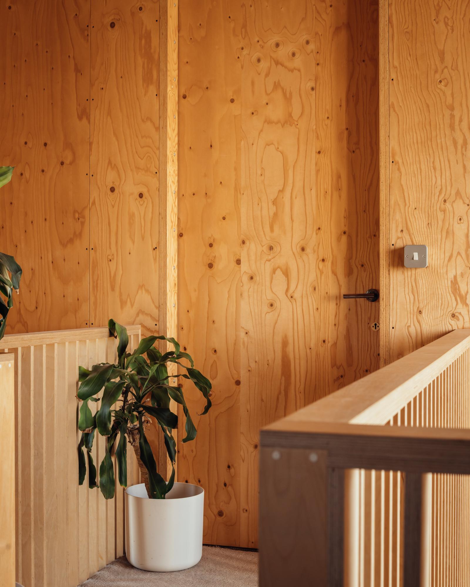 Open mezzanine at box house