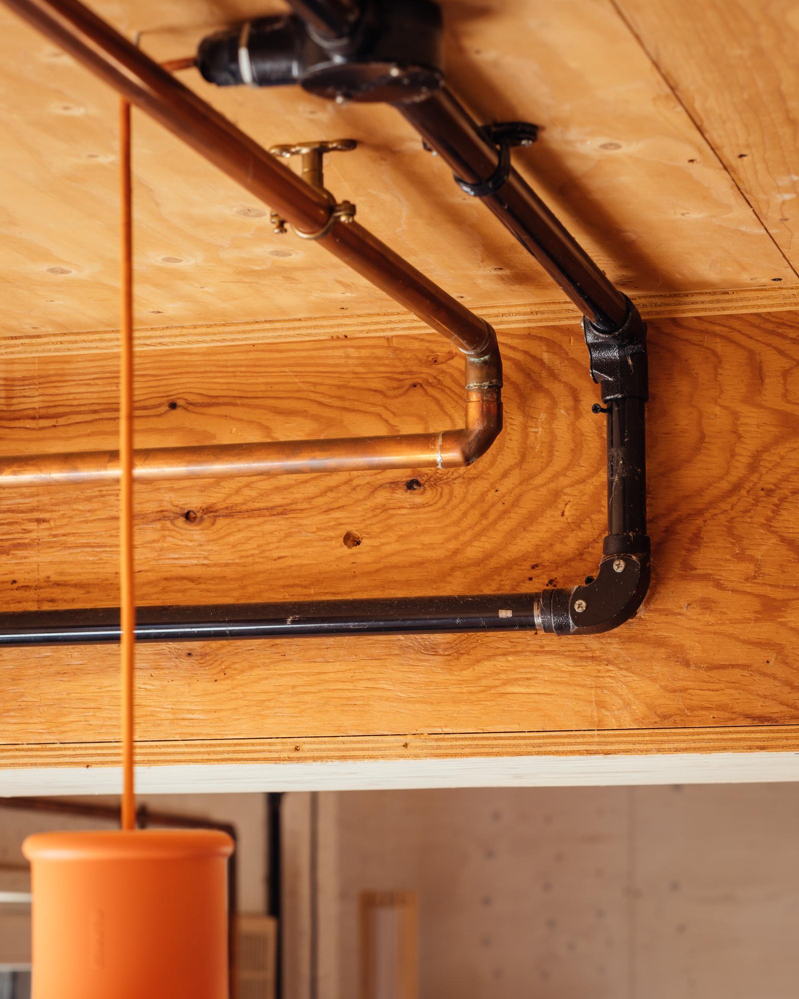 Exposed services face fixed to u-build structure