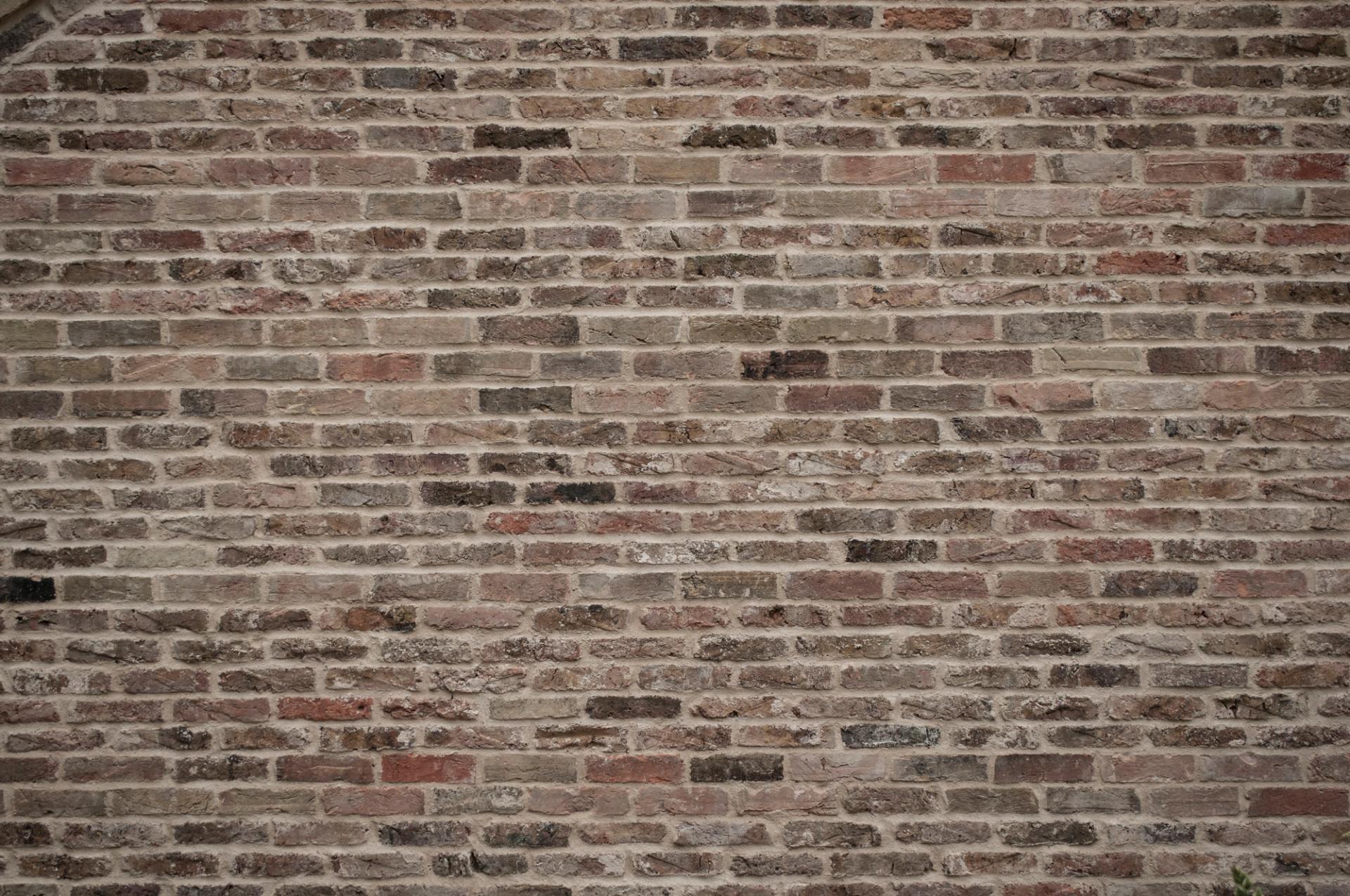 Brick detail at Warren Lodge