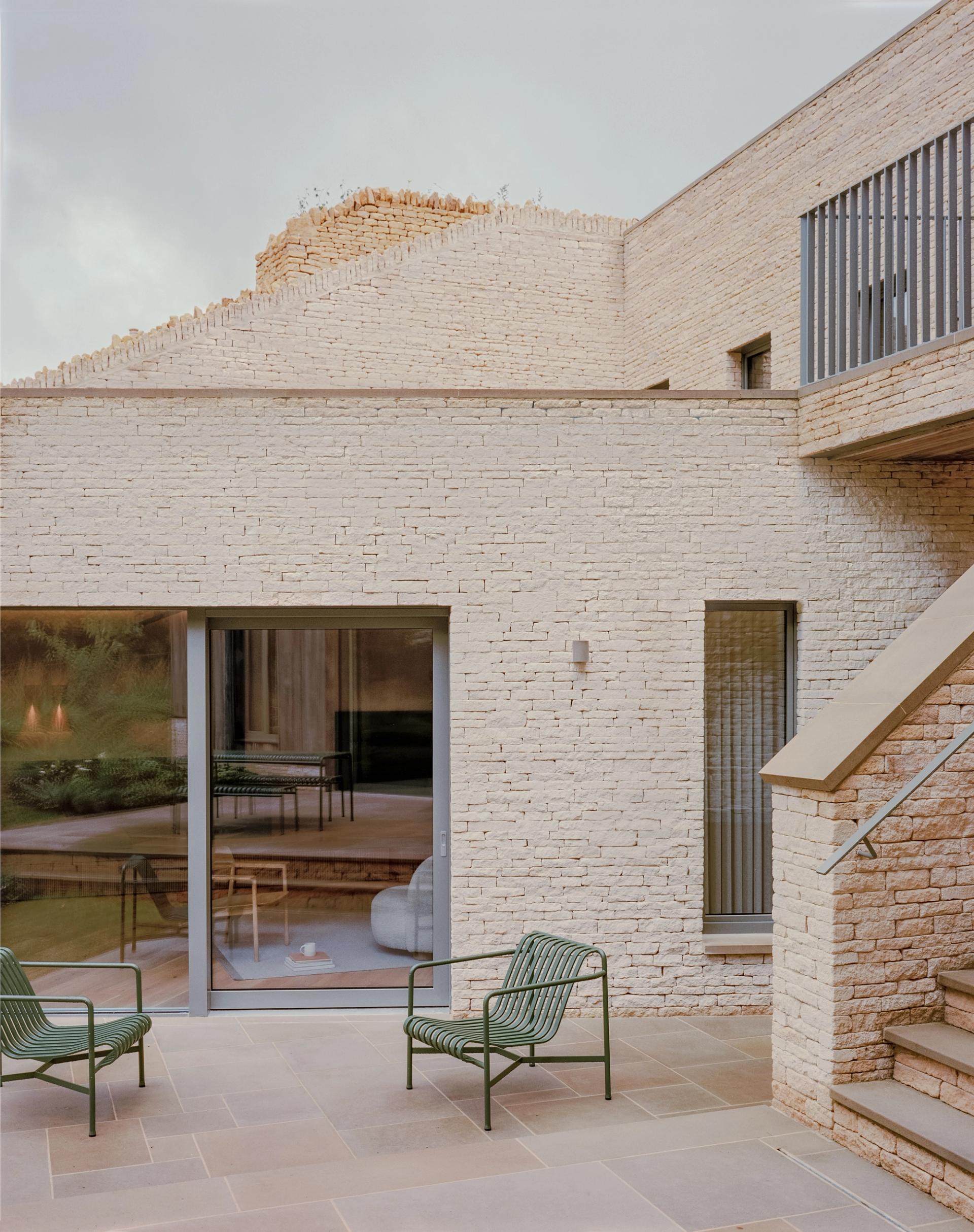 Oolite House by Studio Bark