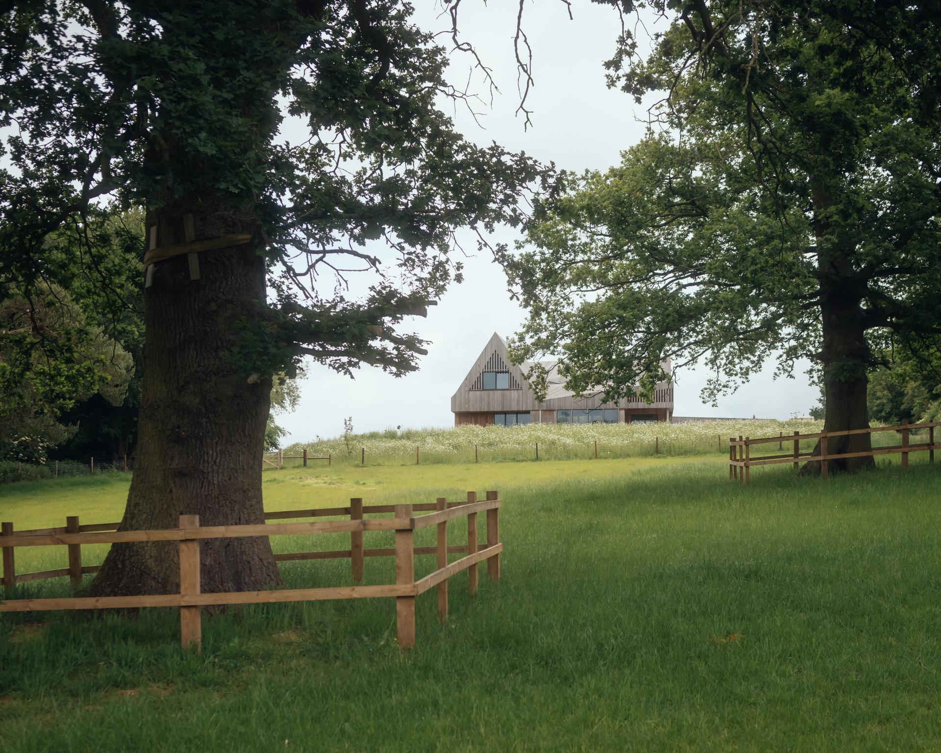 Water Farm, an isolated countryside home surrounded by trees by Studio Bark
