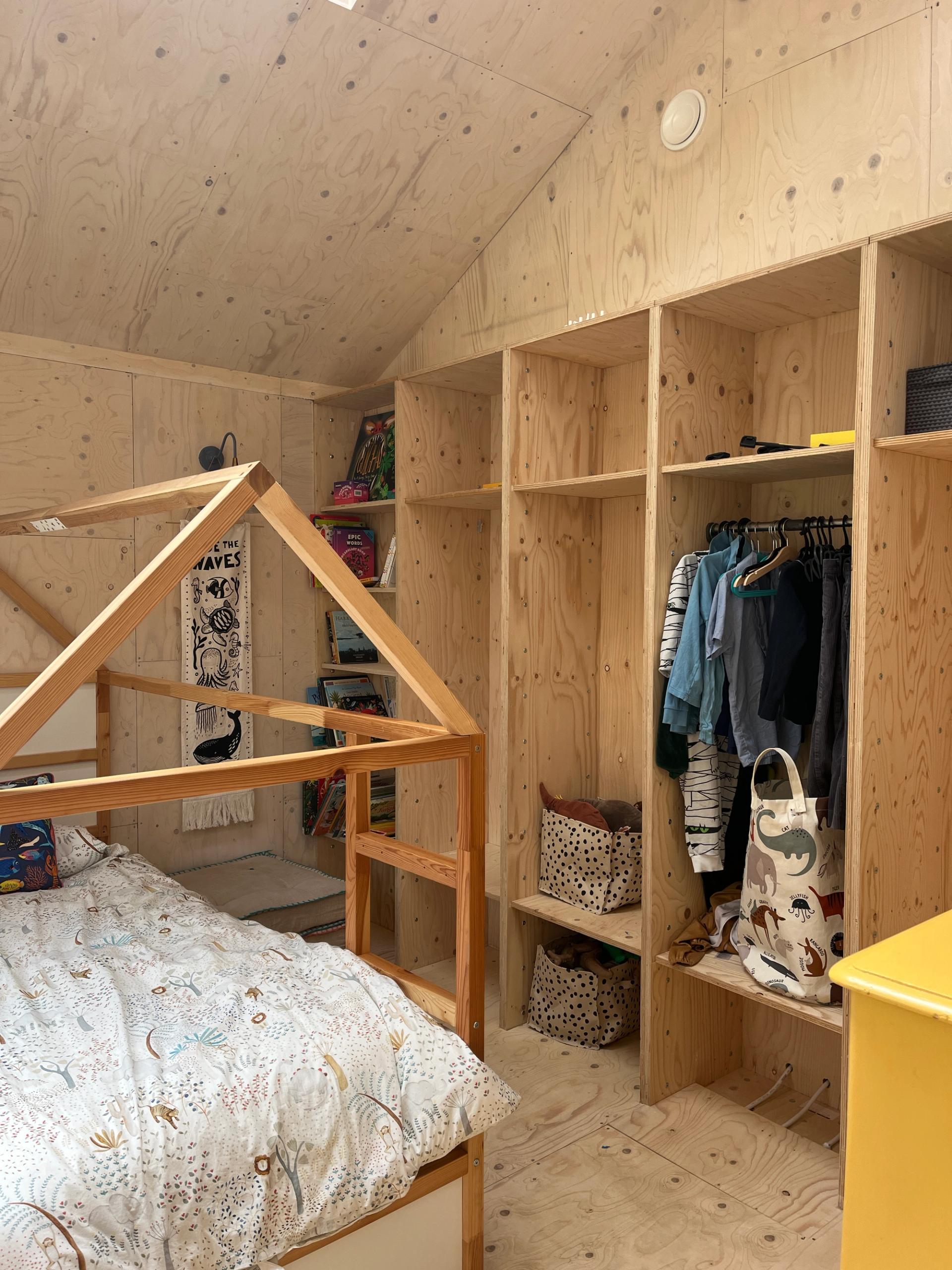 Kids bedroom with U-Build built in storage