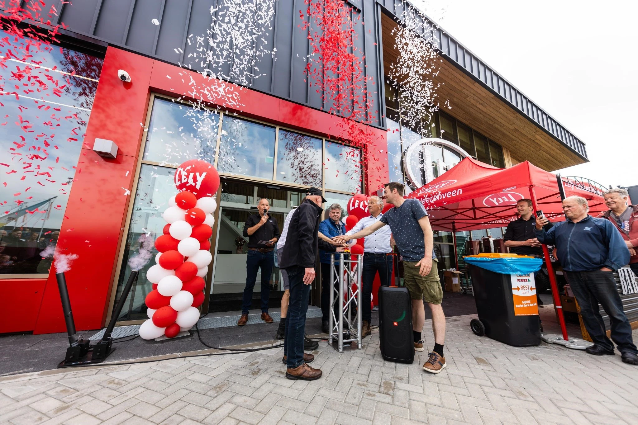 Lely Center Heerenveen opgeleverd