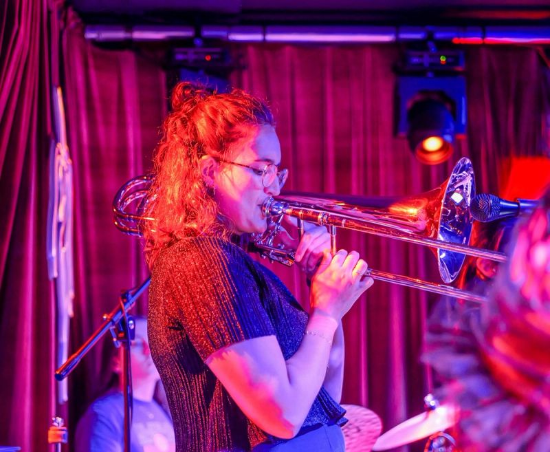 Jammer playing trombone
