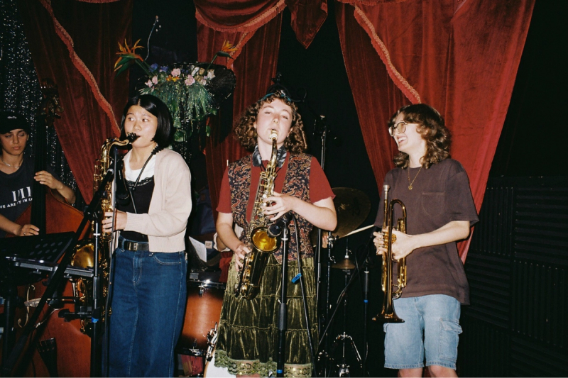 sirens of swing