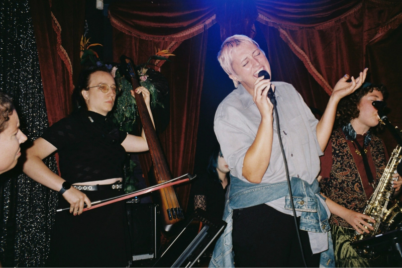 sirens of swing