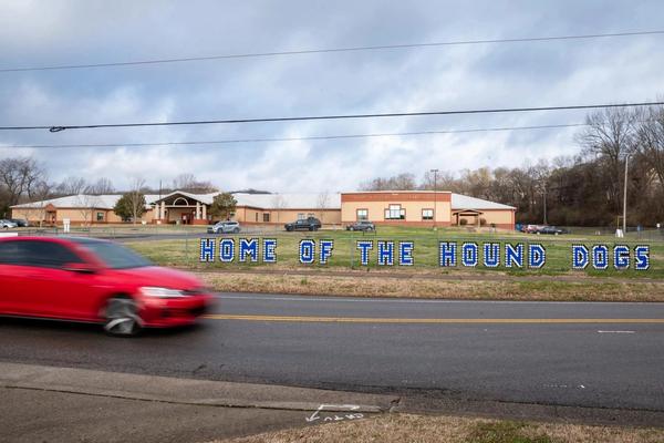 Tennessee law could hold back thousands of third graders in bid to help kids recover from the pandemic