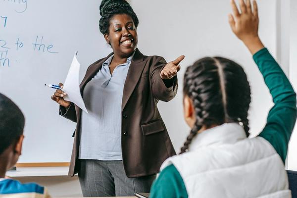 Lawmakers advance legislation aimed at reducing Tennessee’s teacher shortage