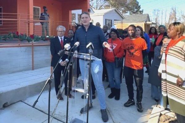 Educators and community members rally behind Memphis-Shelby County Schools Superintendent Feagins amid efforts to terminate her contract
